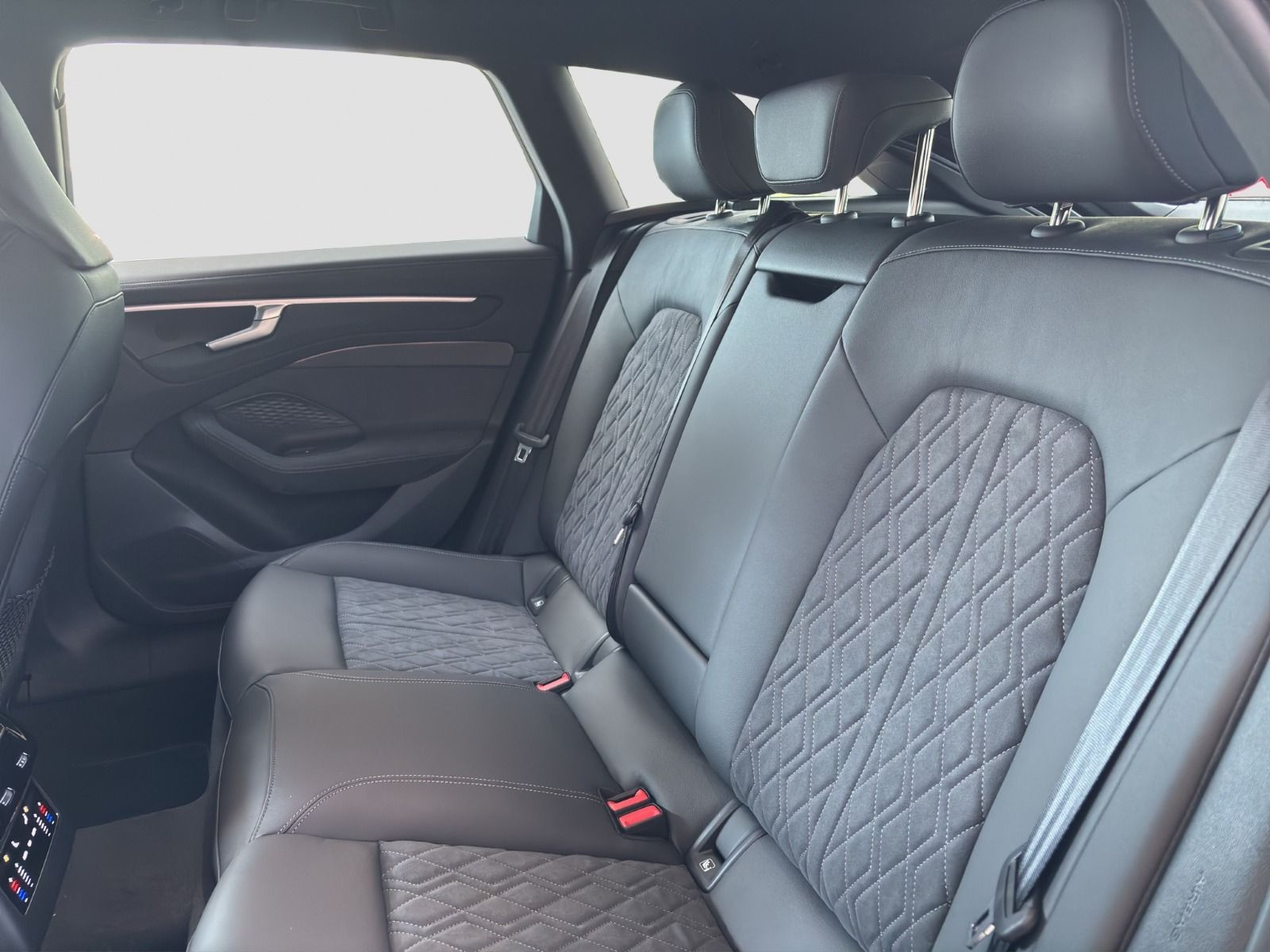 Audi - A6 Avant_15
