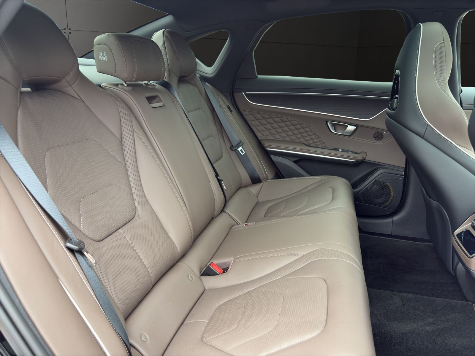 BYD - HAN_19
