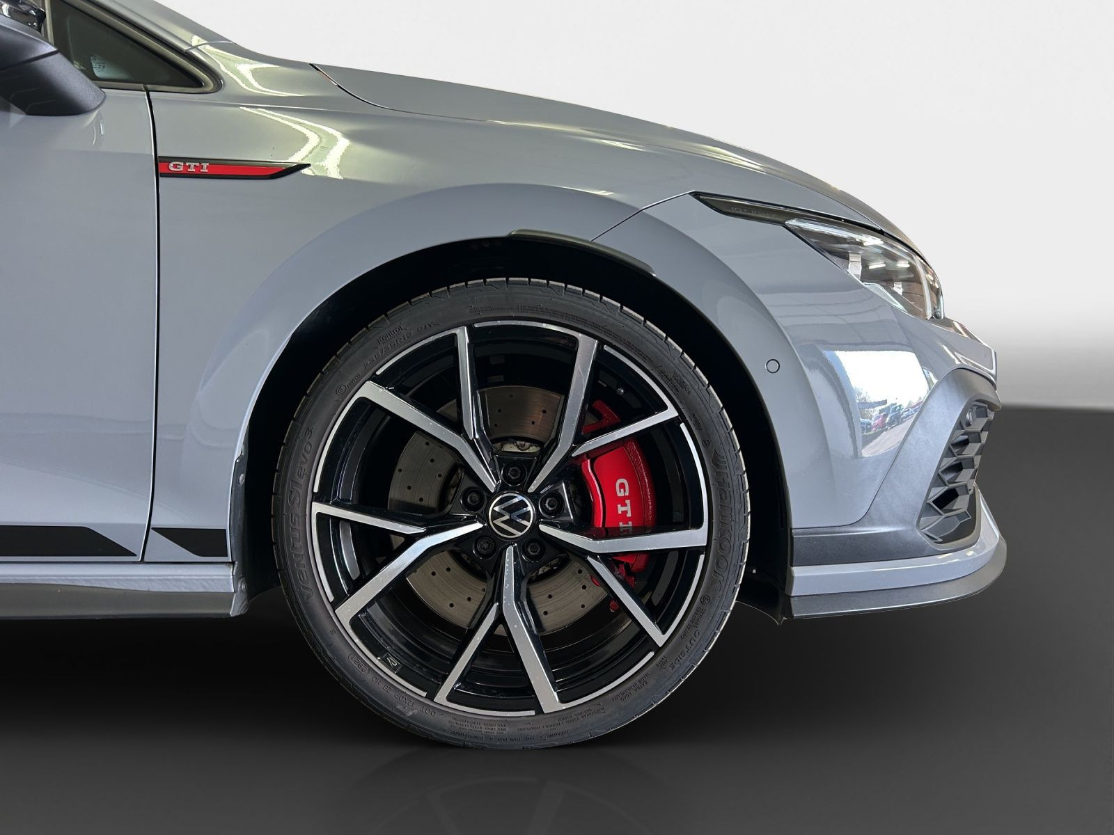 Volkswagen - Golf GTI_13