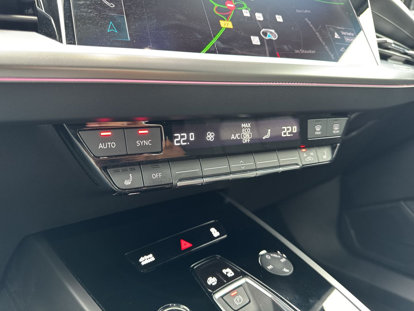 Audi - Q4_26