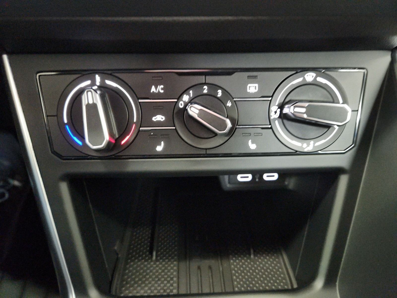 Volkswagen - Polo_21