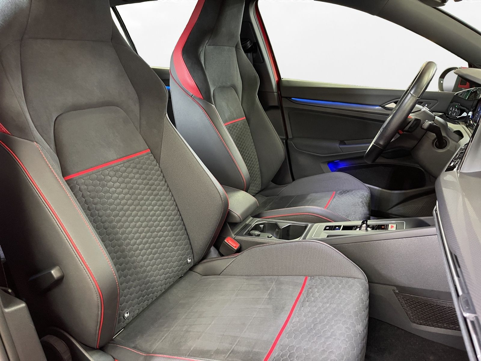 Volkswagen - Golf GTI_18