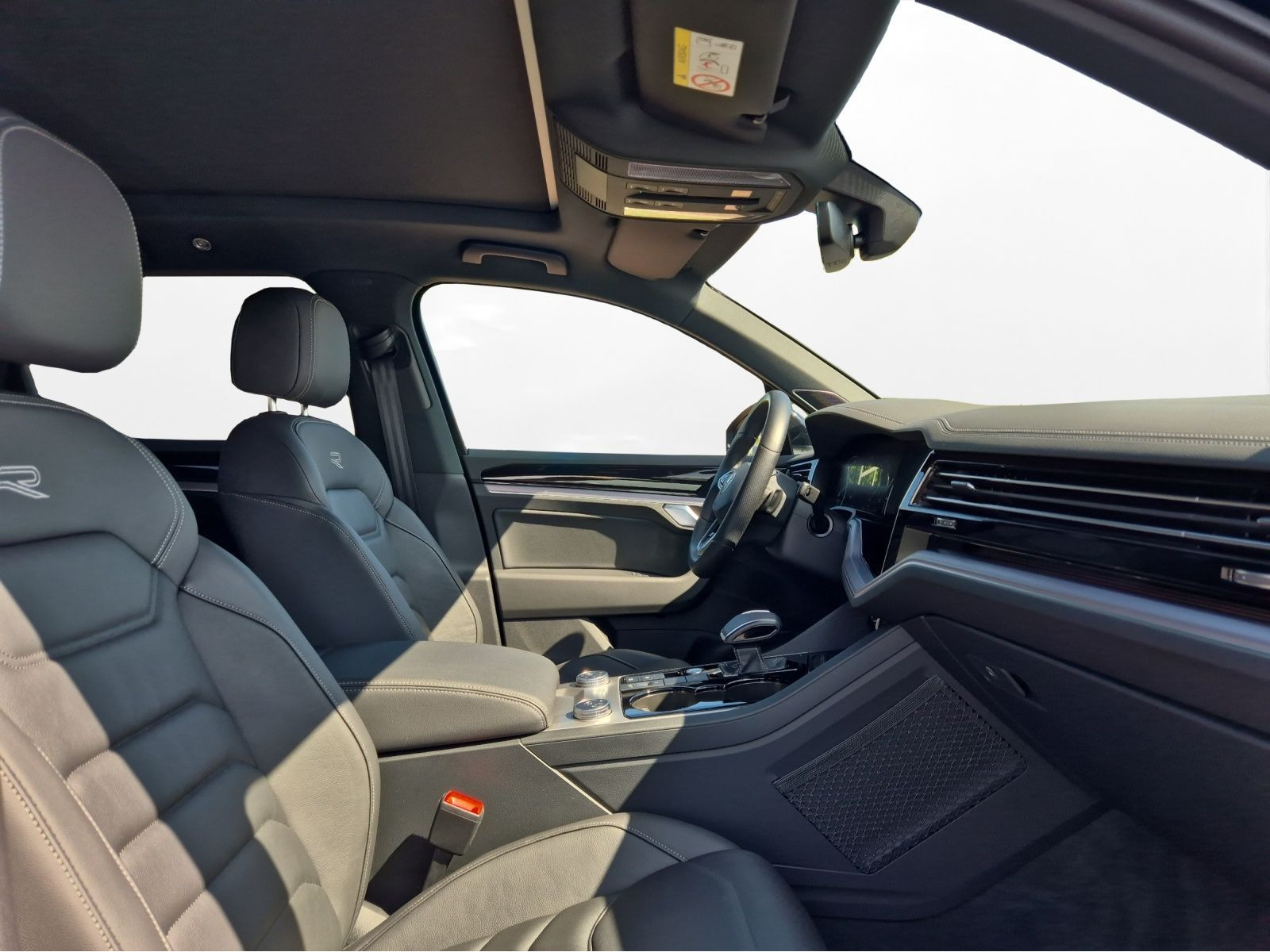 Volkswagen - Touareg_12