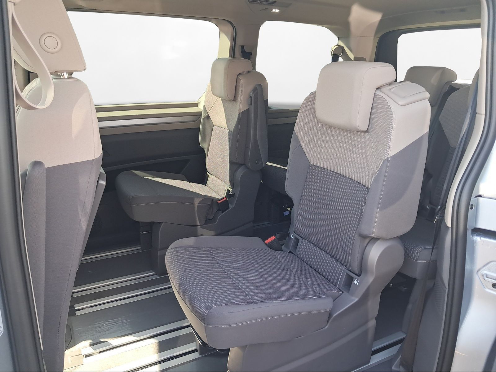 Volkswagen - Multivan_13