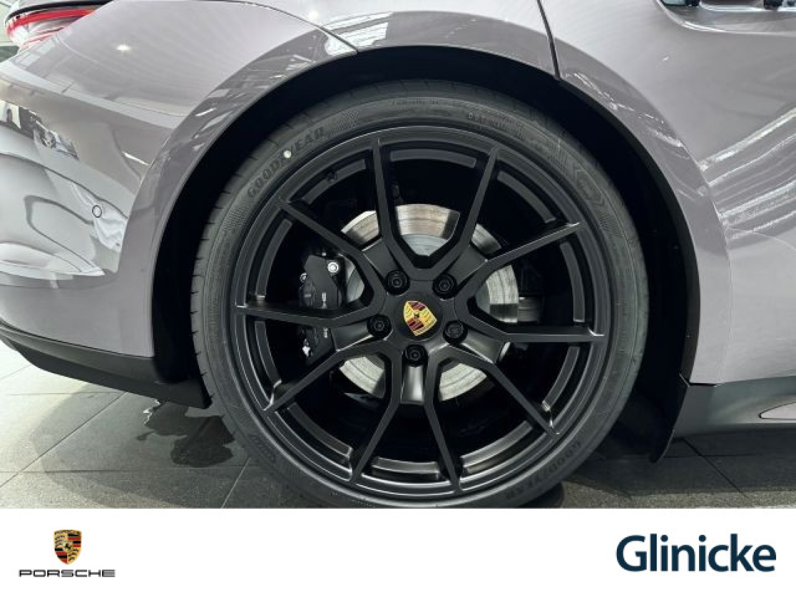 Porsche - Taycan_25