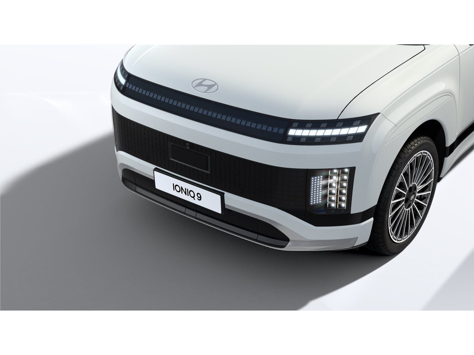 Hyundai - IONIQ 9_7