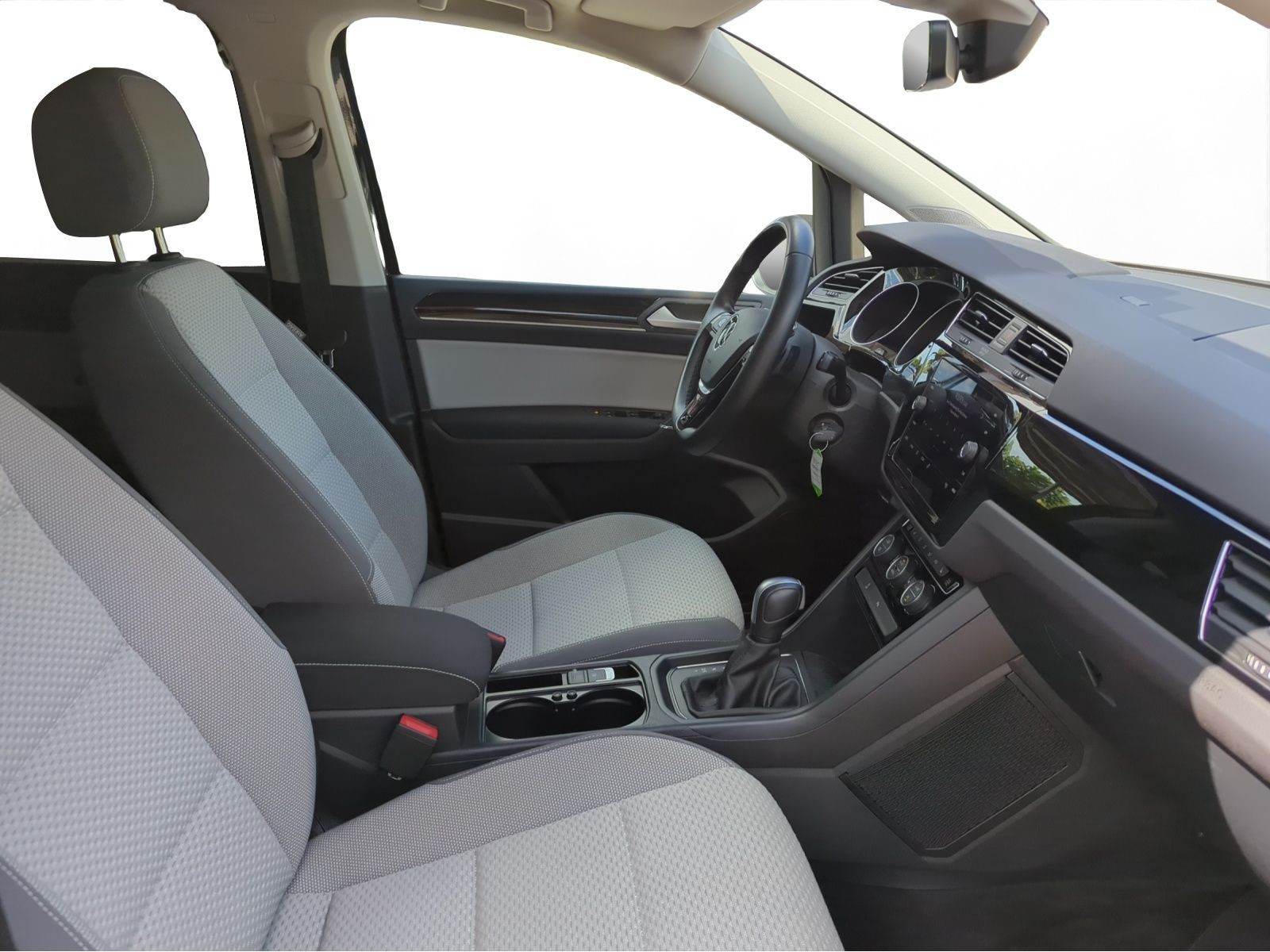 Volkswagen - Touran_12