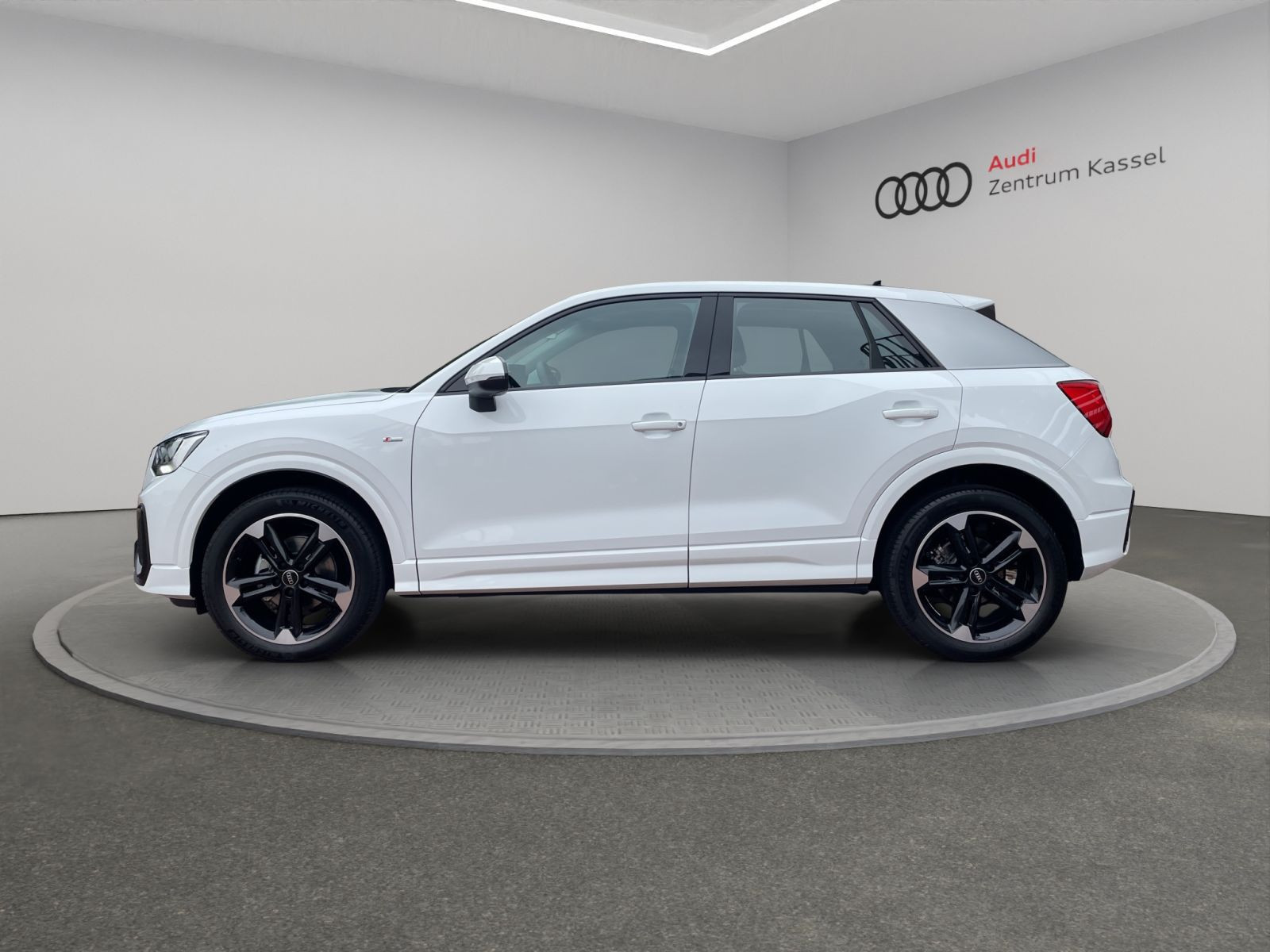Audi - Q2_2