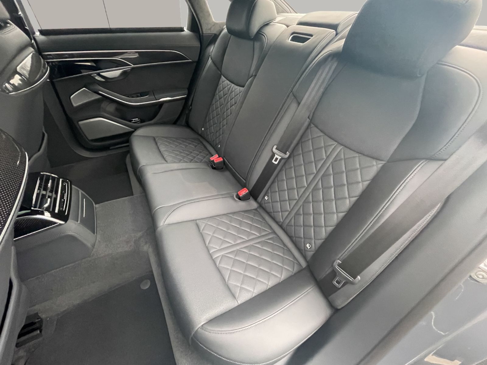 Audi - S8_16
