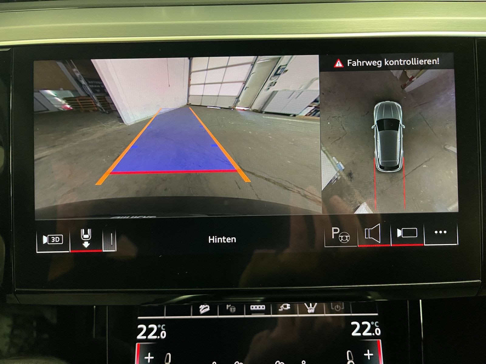 Audi - Q8 e-tron_25