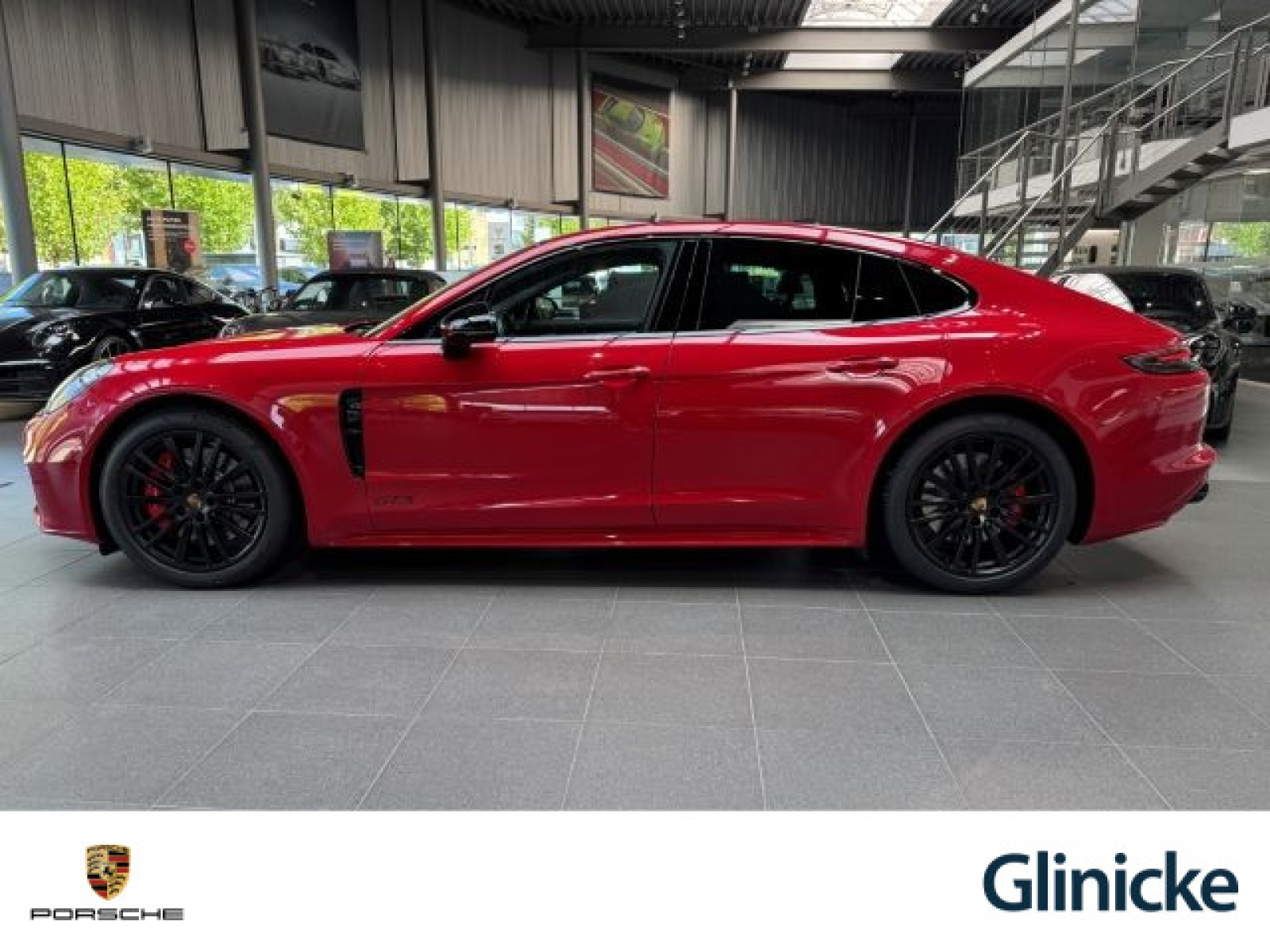 Porsche - Panamera_4