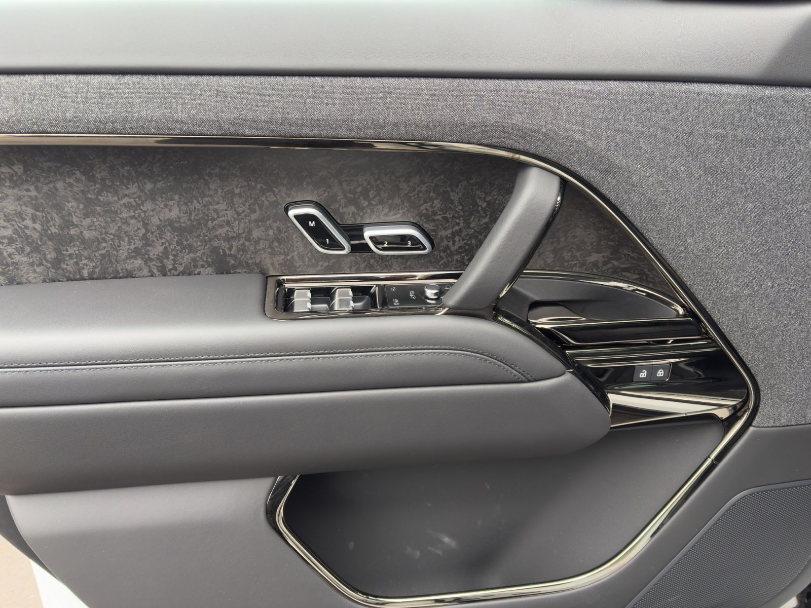 Land Rover - Range Rover Sport_12