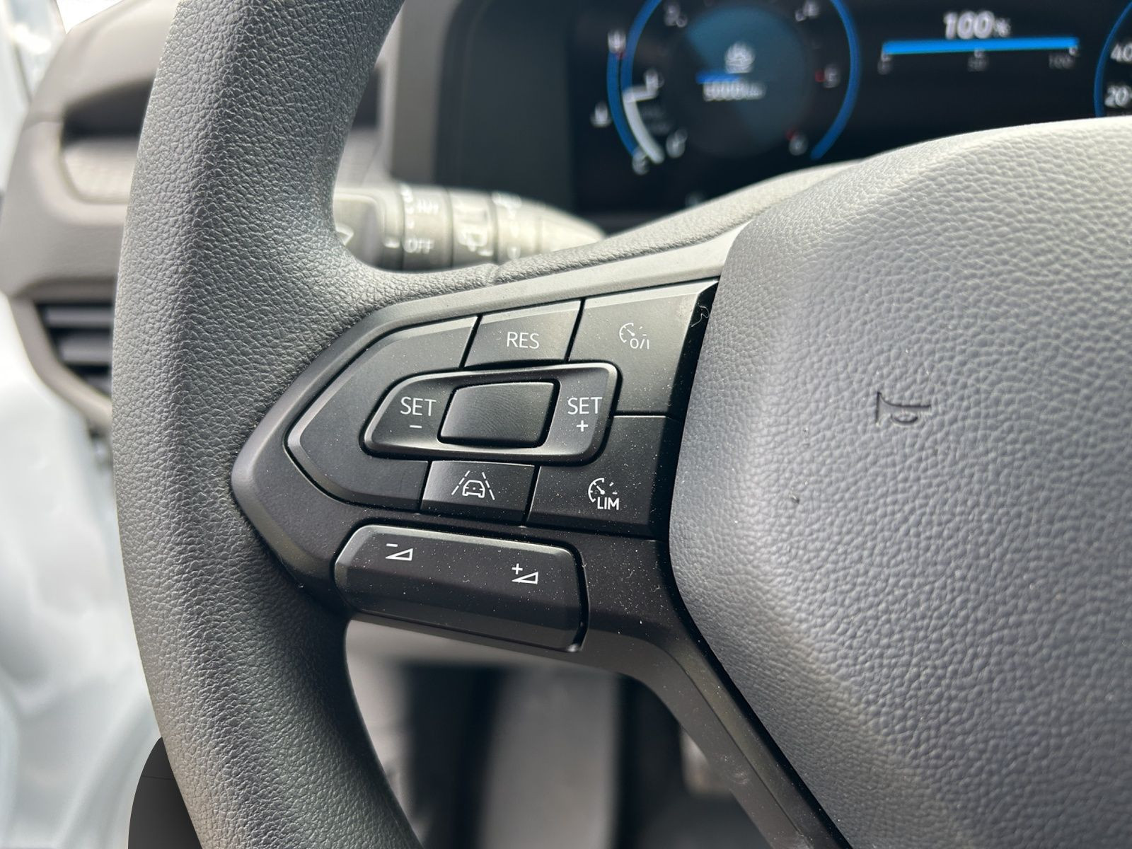 Volkswagen - T7 Transporter_12