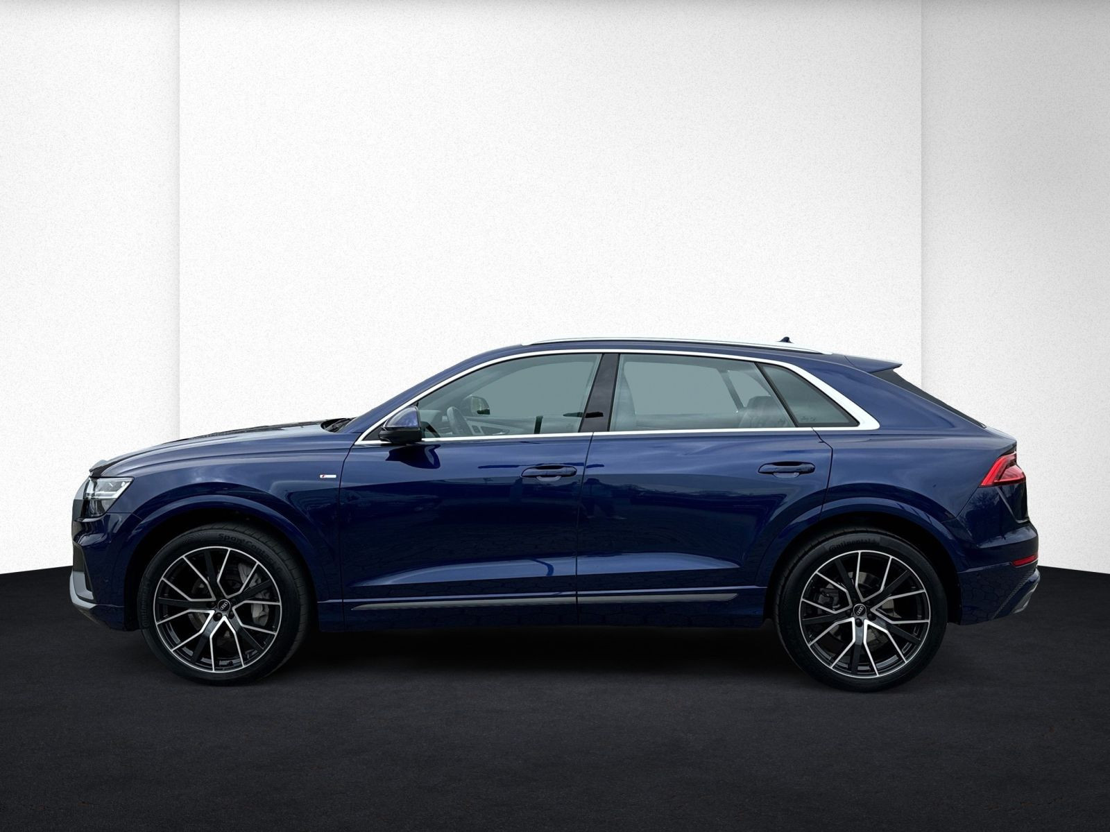 Audi - Q8_5