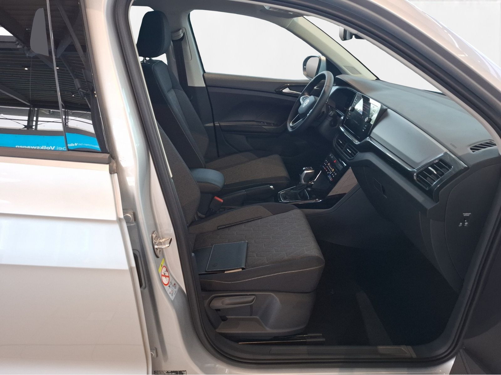 Volkswagen - T-Cross_12
