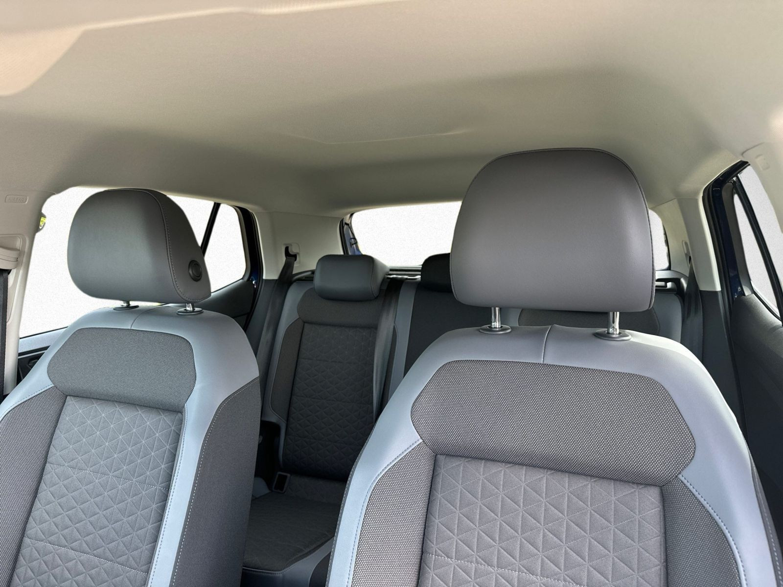 Volkswagen - T-Cross_11