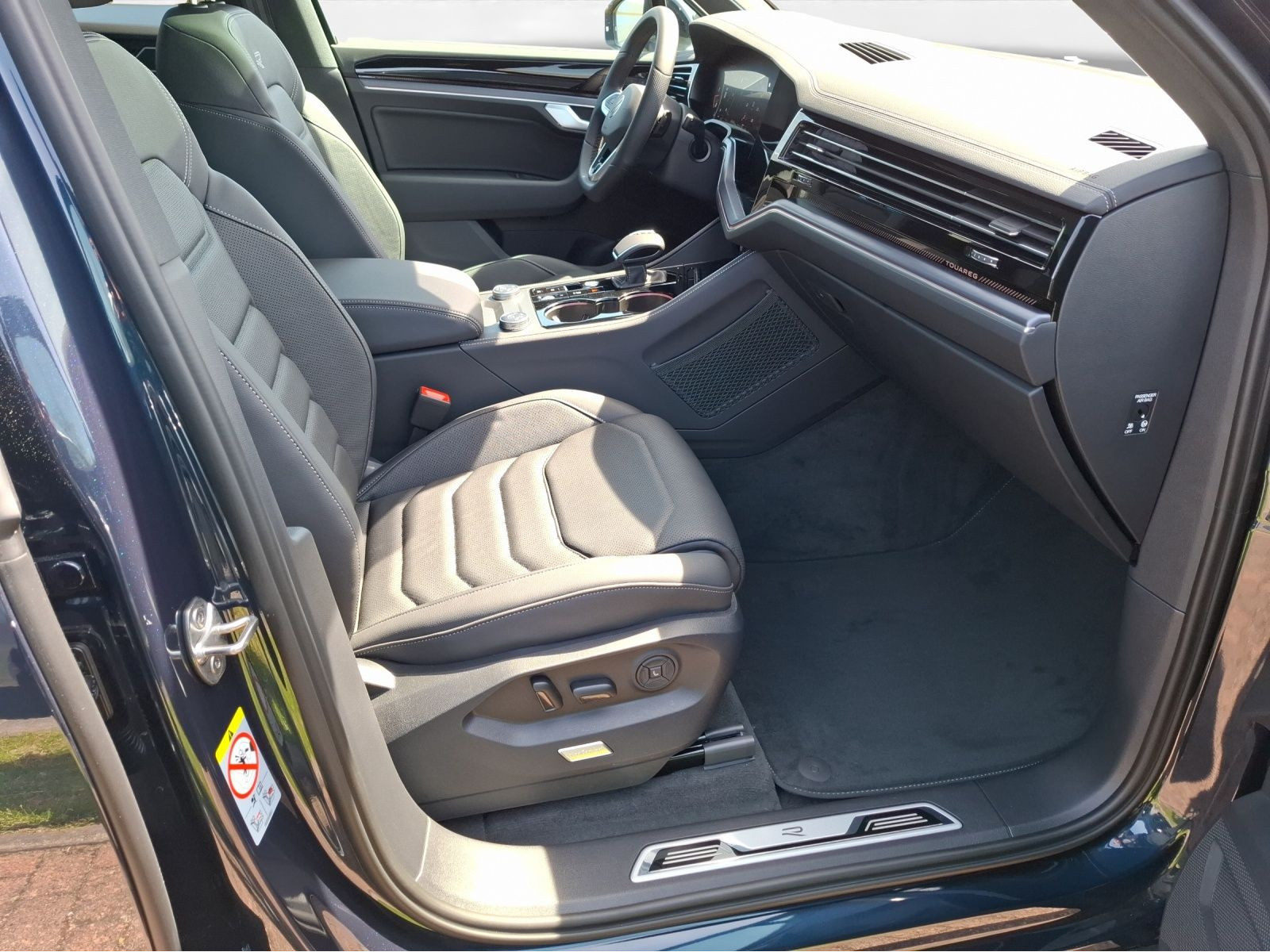 Volkswagen - Touareg_12