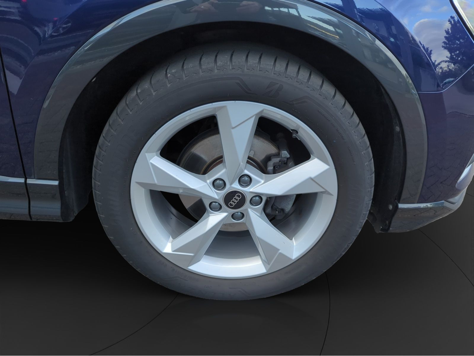 Audi - Q3_13