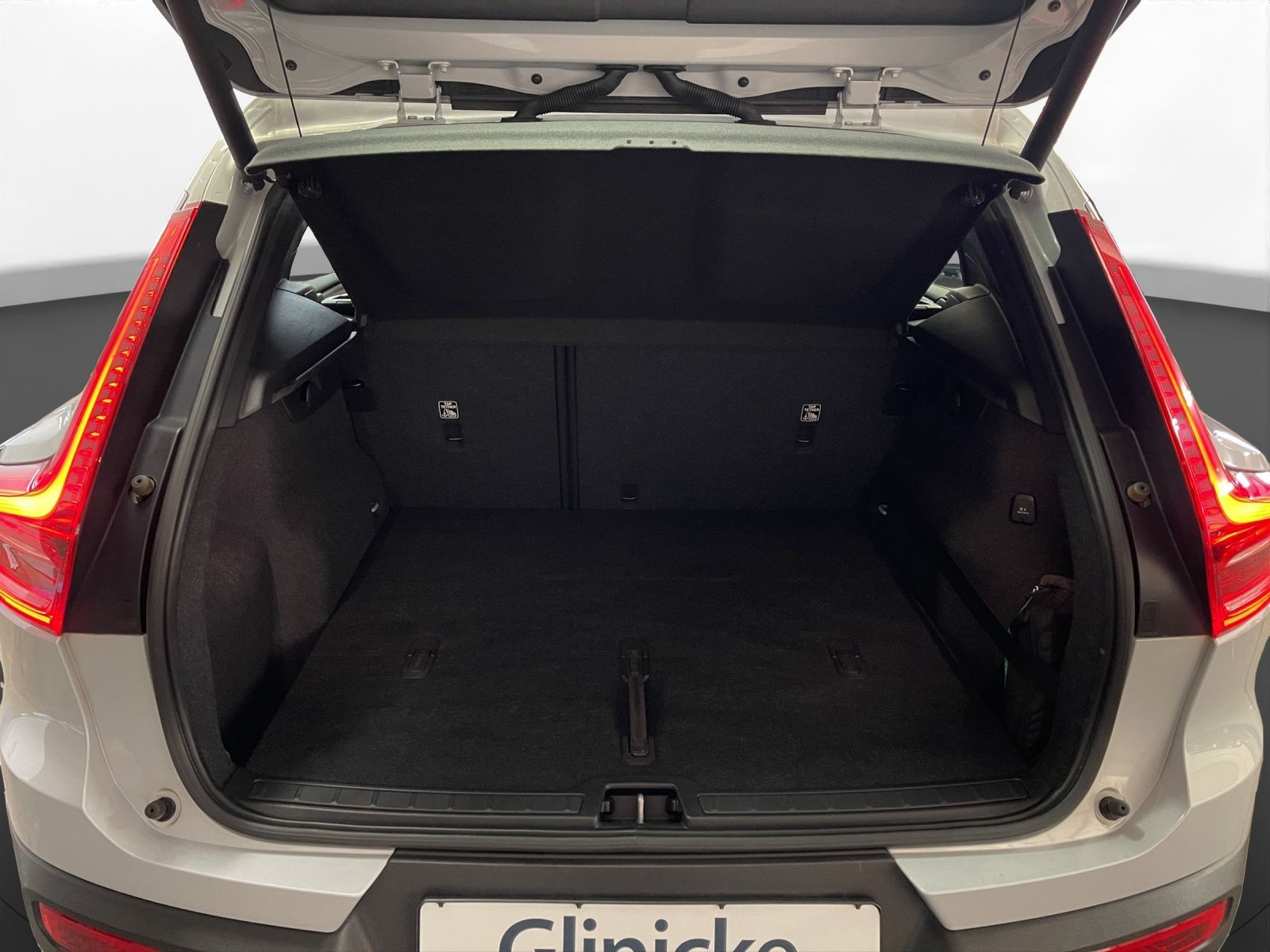 Volvo - XC40_22