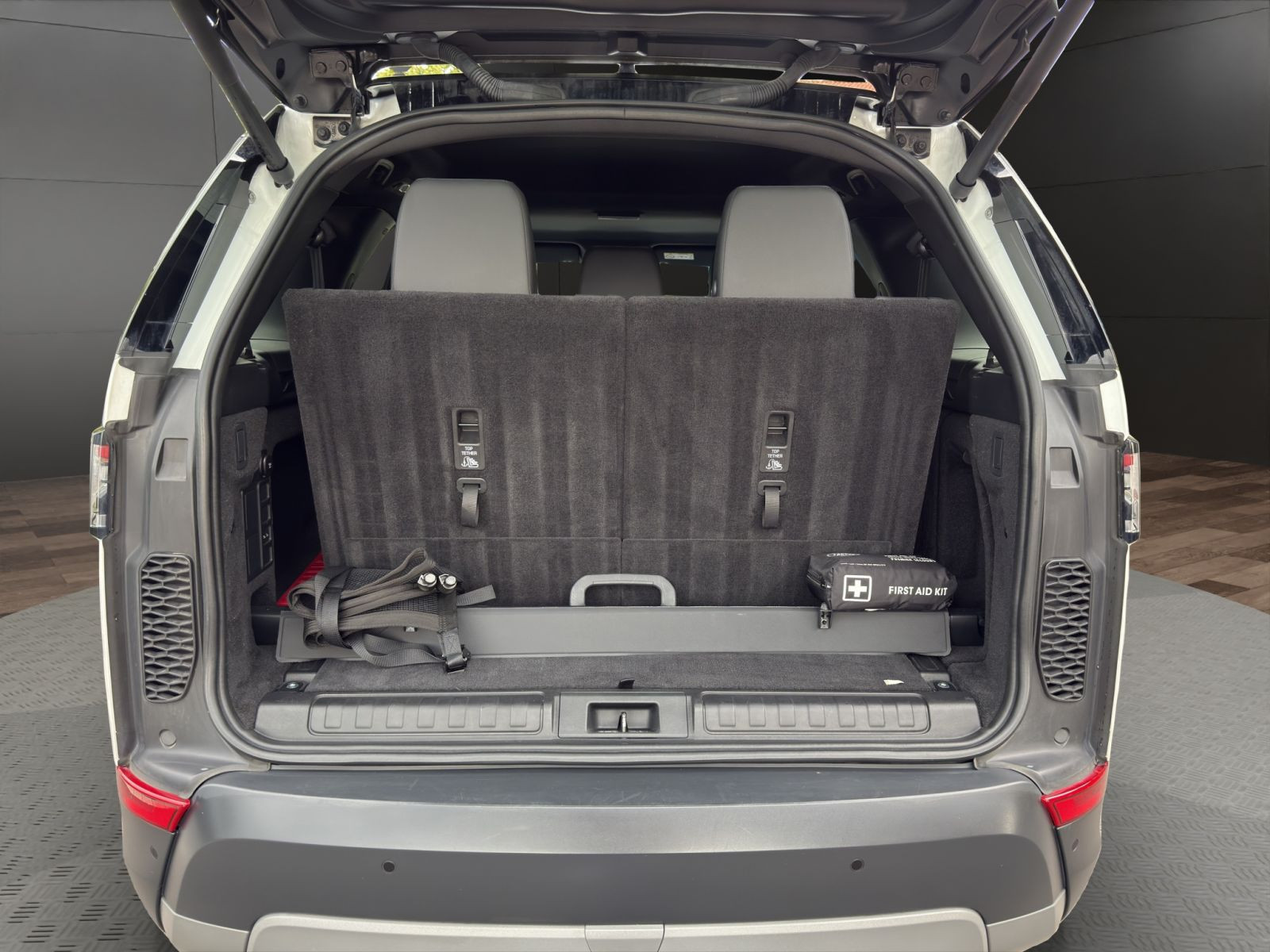 Land Rover - Discovery_10