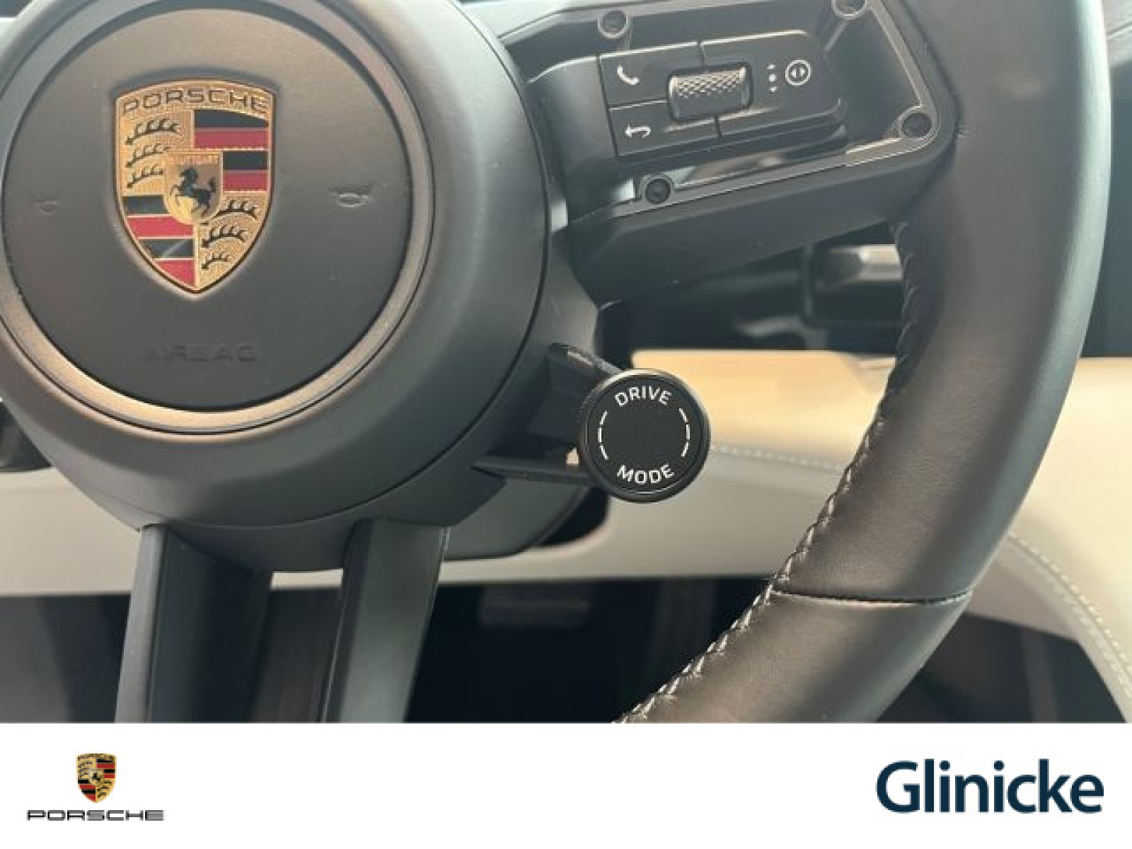 Porsche - Taycan_27