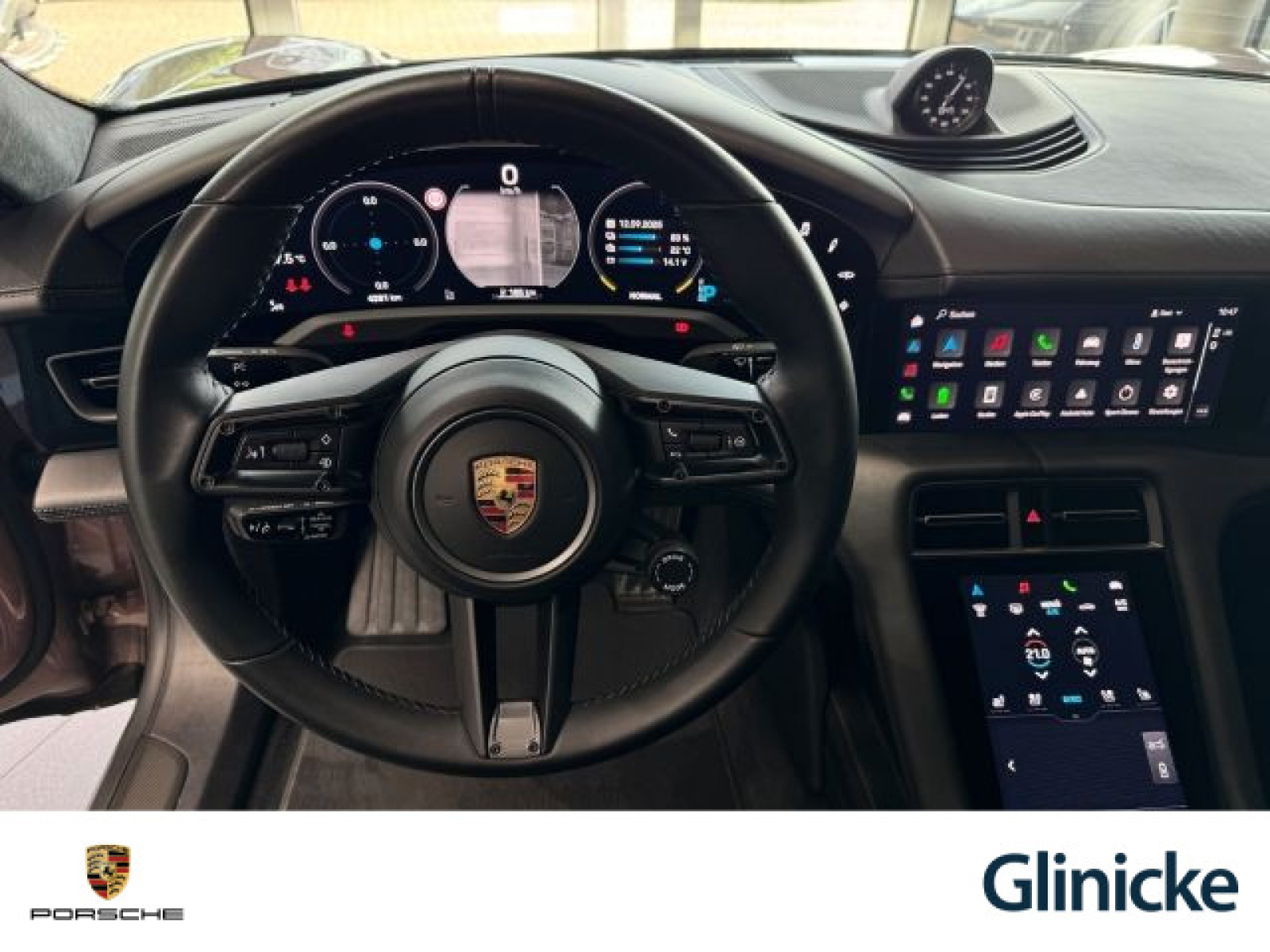 Porsche - Taycan_10