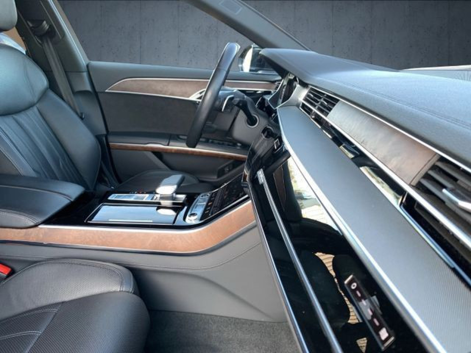 Audi - A8_18
