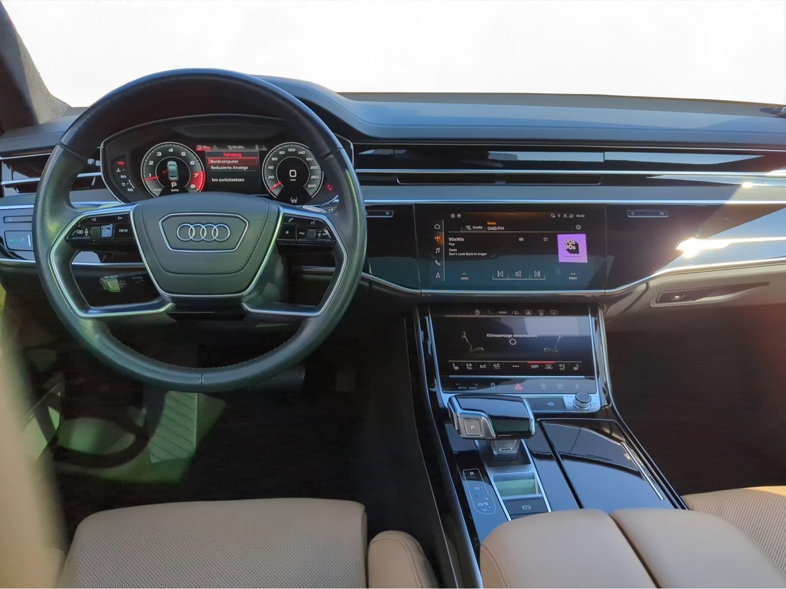 Audi - A8_6
