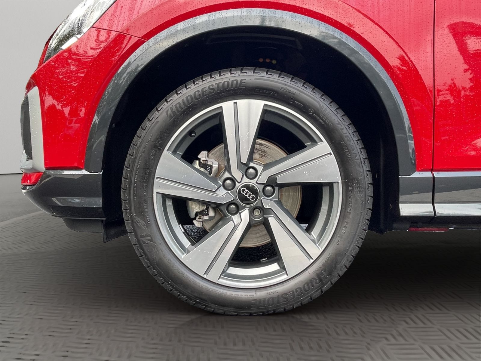Audi - Q2_21