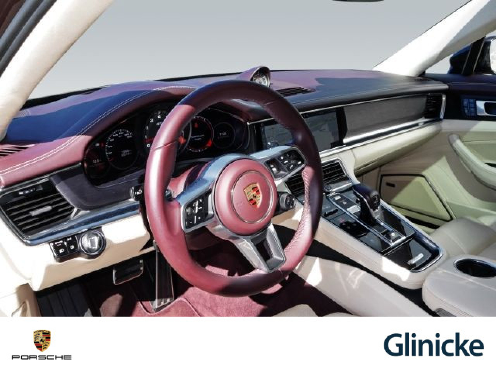 Porsche - Panamera_4