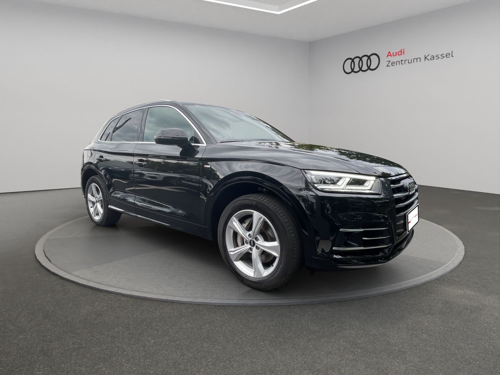 Audi - Q5_9