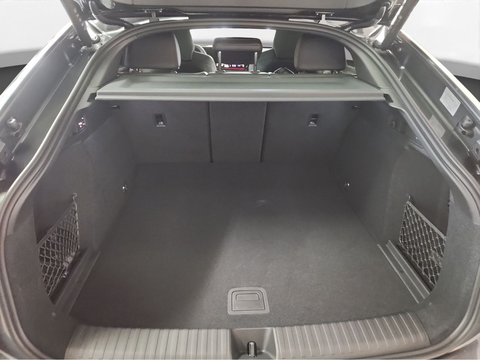 Audi - Q6 Sportback e-tron_19