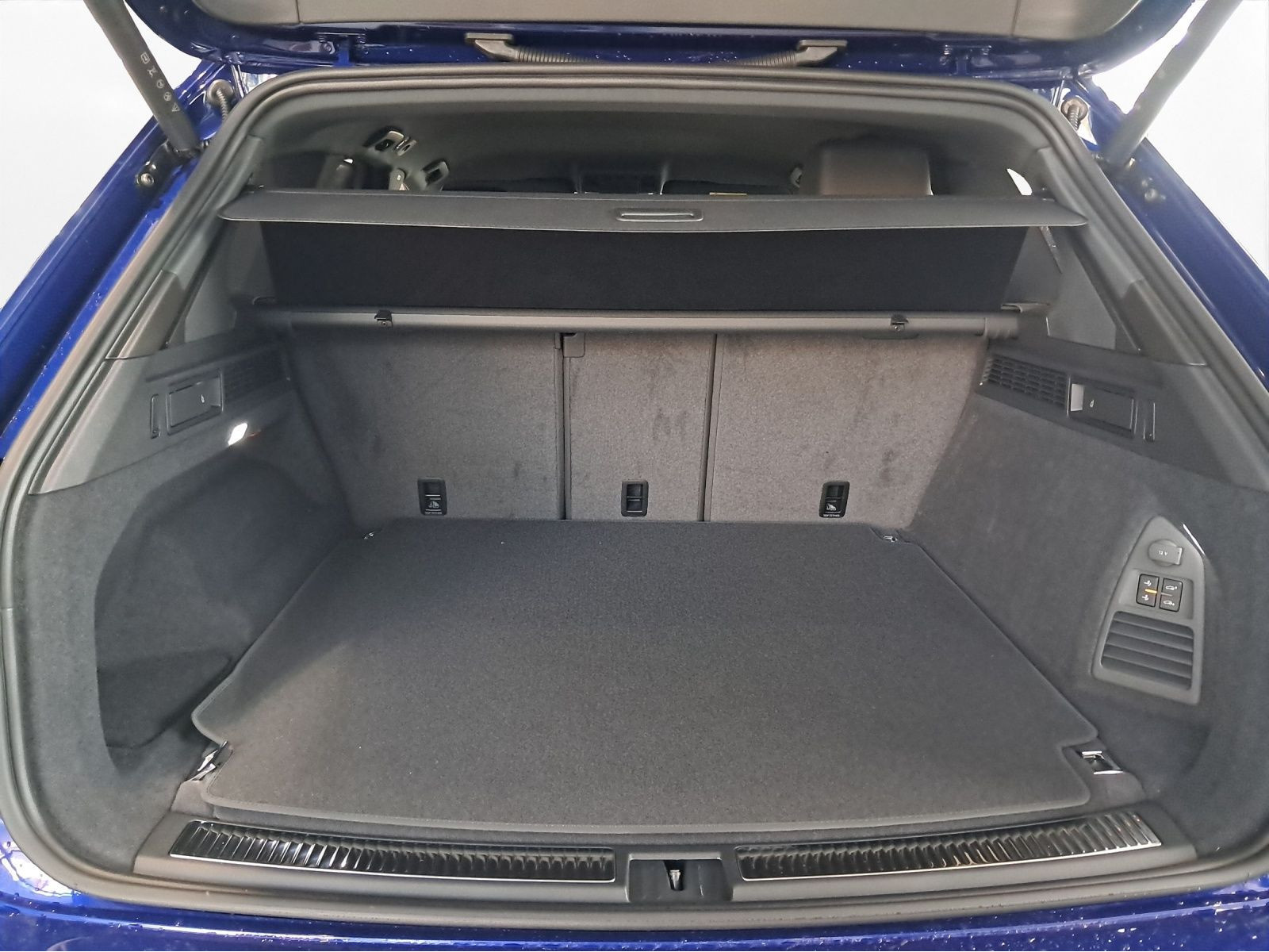 Volkswagen - Touareg_14