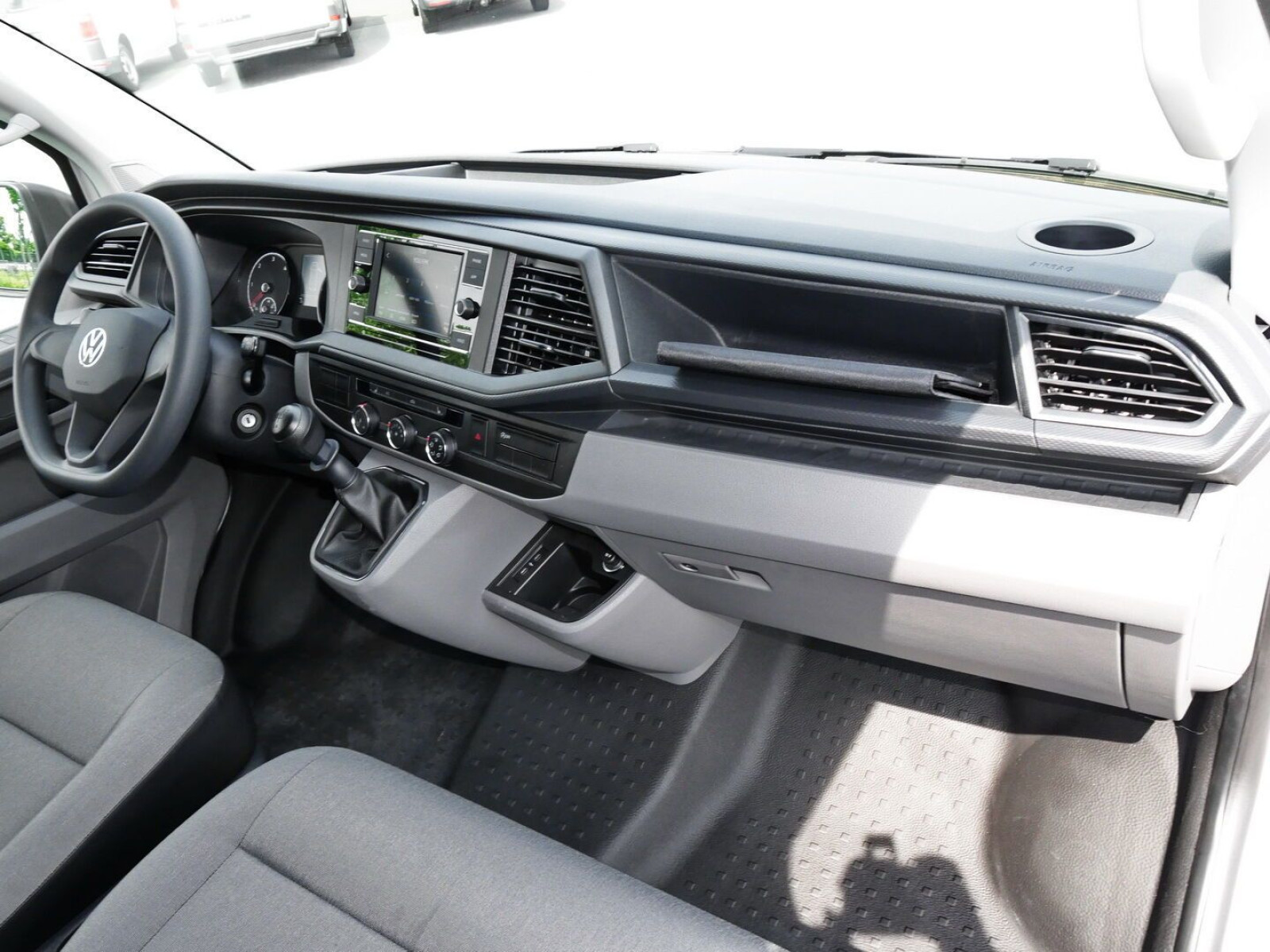 Volkswagen - T6.1 Transporter_4