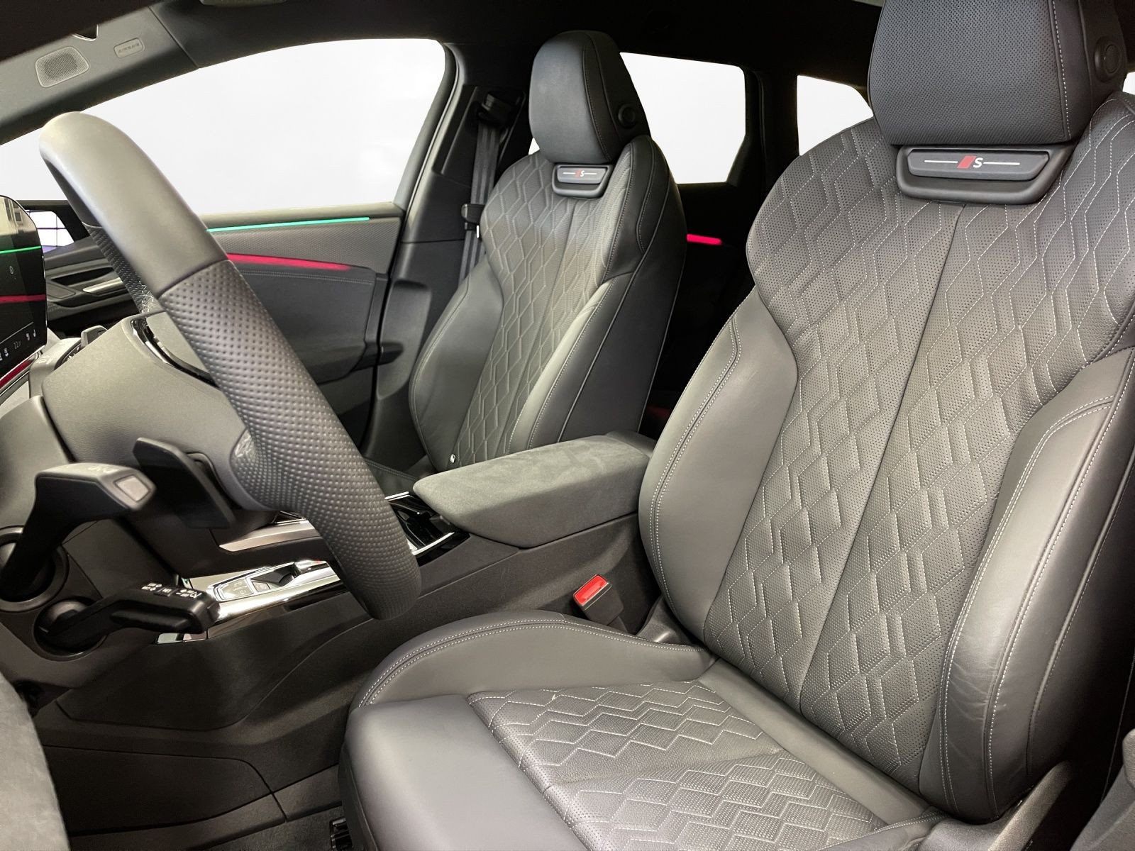 Audi - A6 Avant e-tron_17