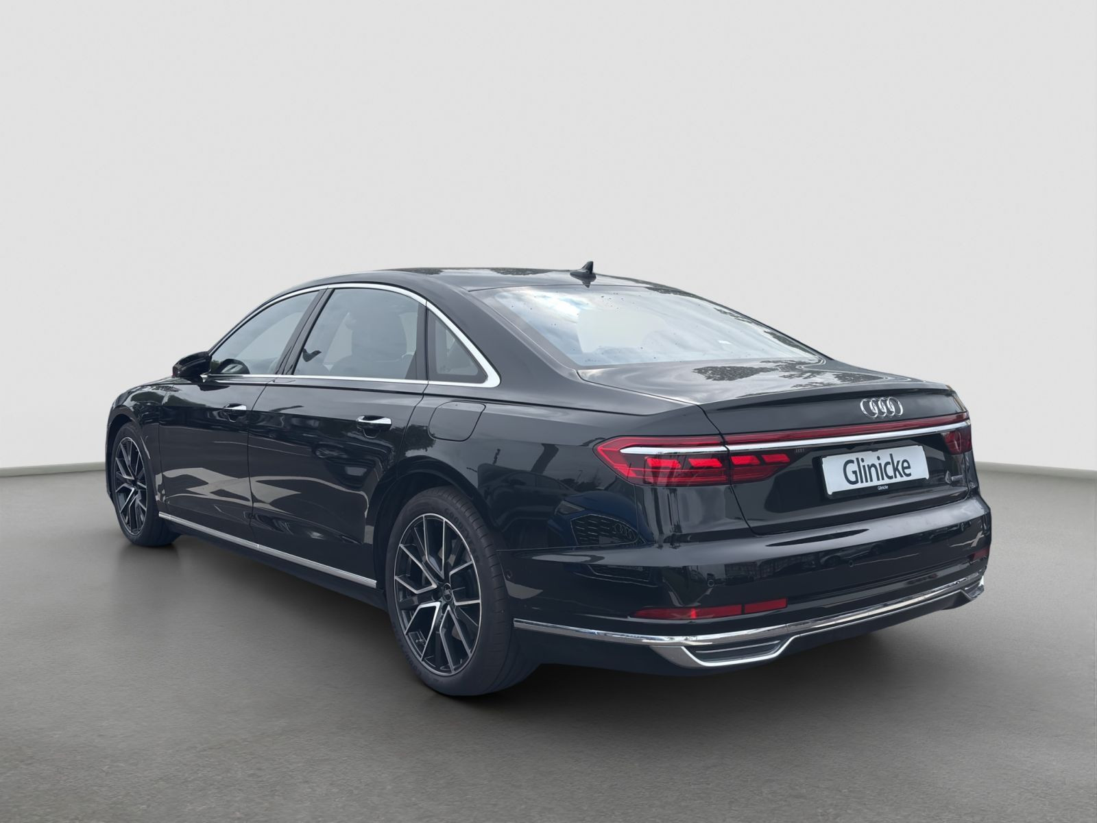Audi - A8_4