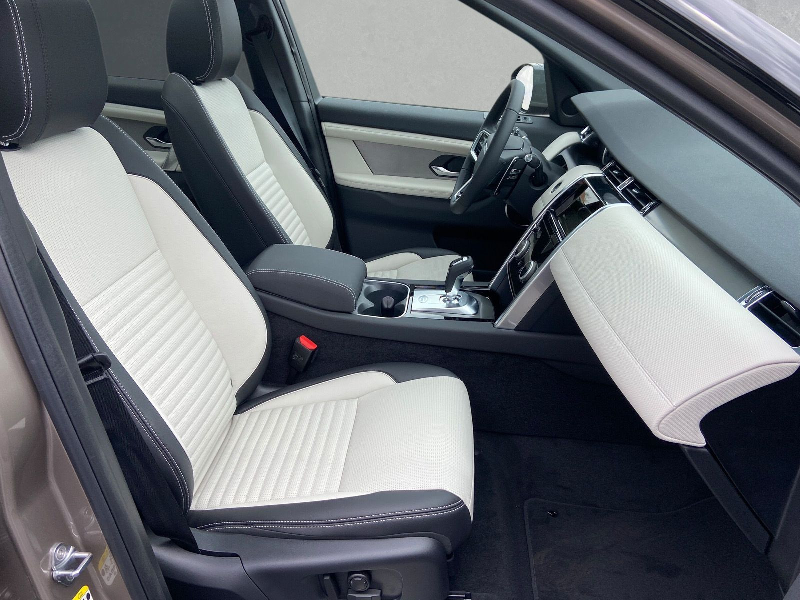 Land Rover - Discovery Sport_3