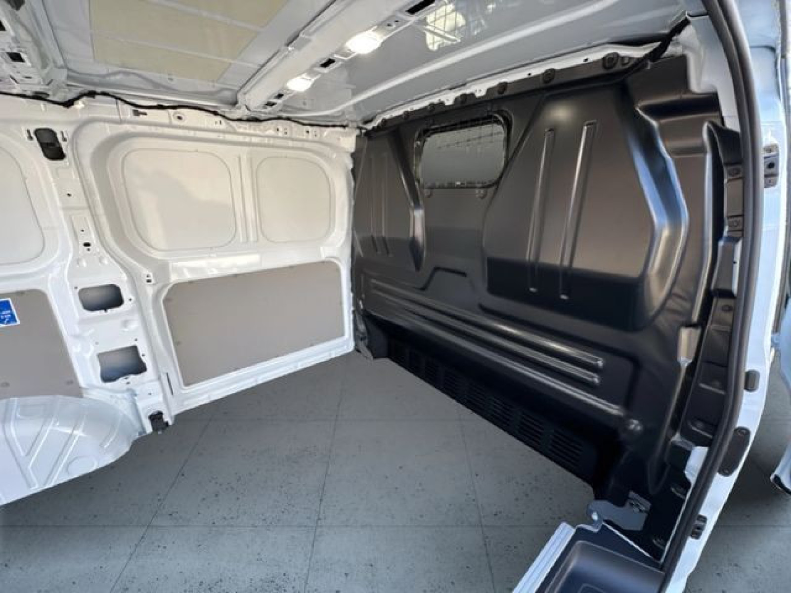 Volkswagen - T7 Transporter_19