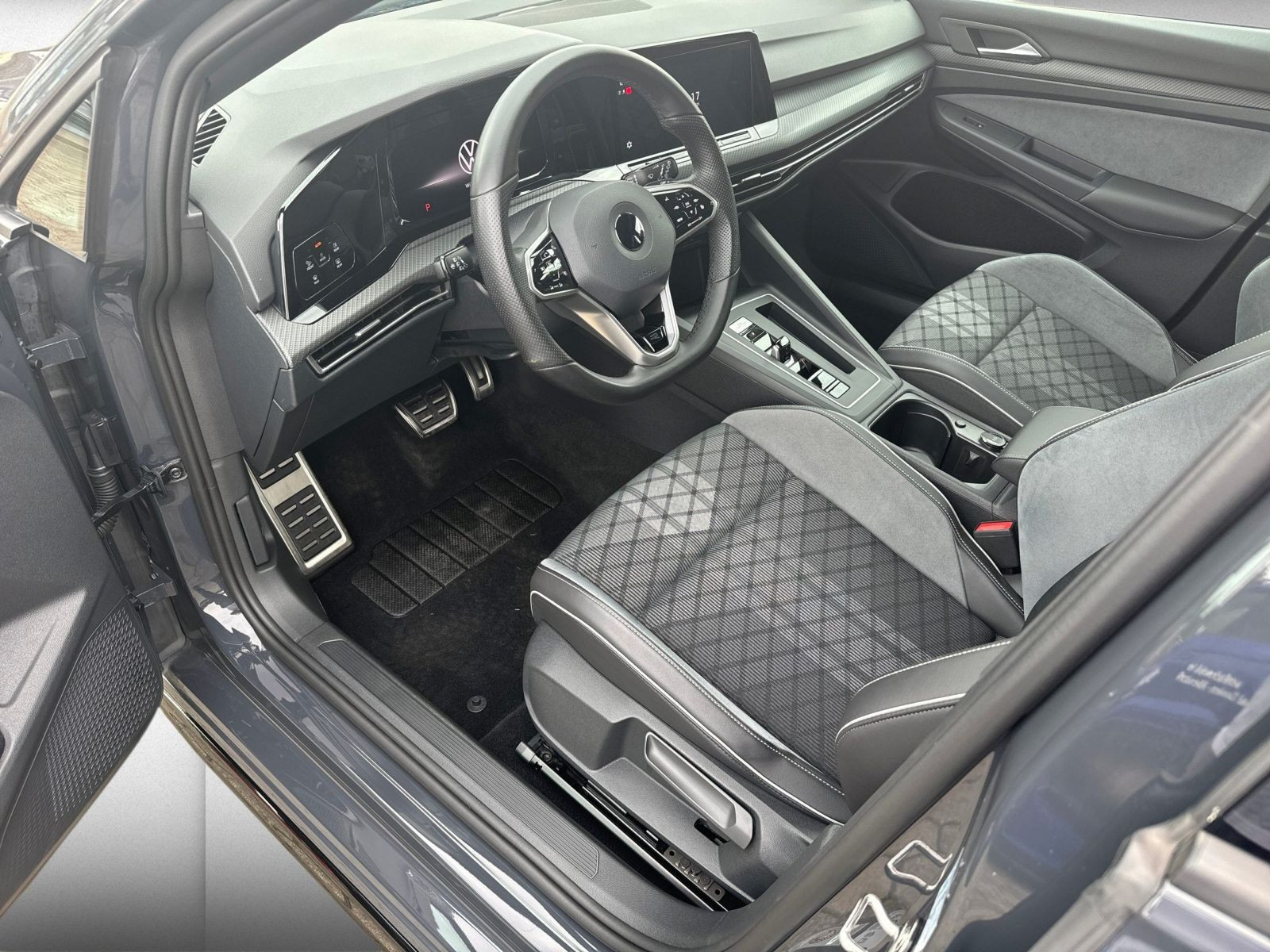 Volkswagen - Golf_10