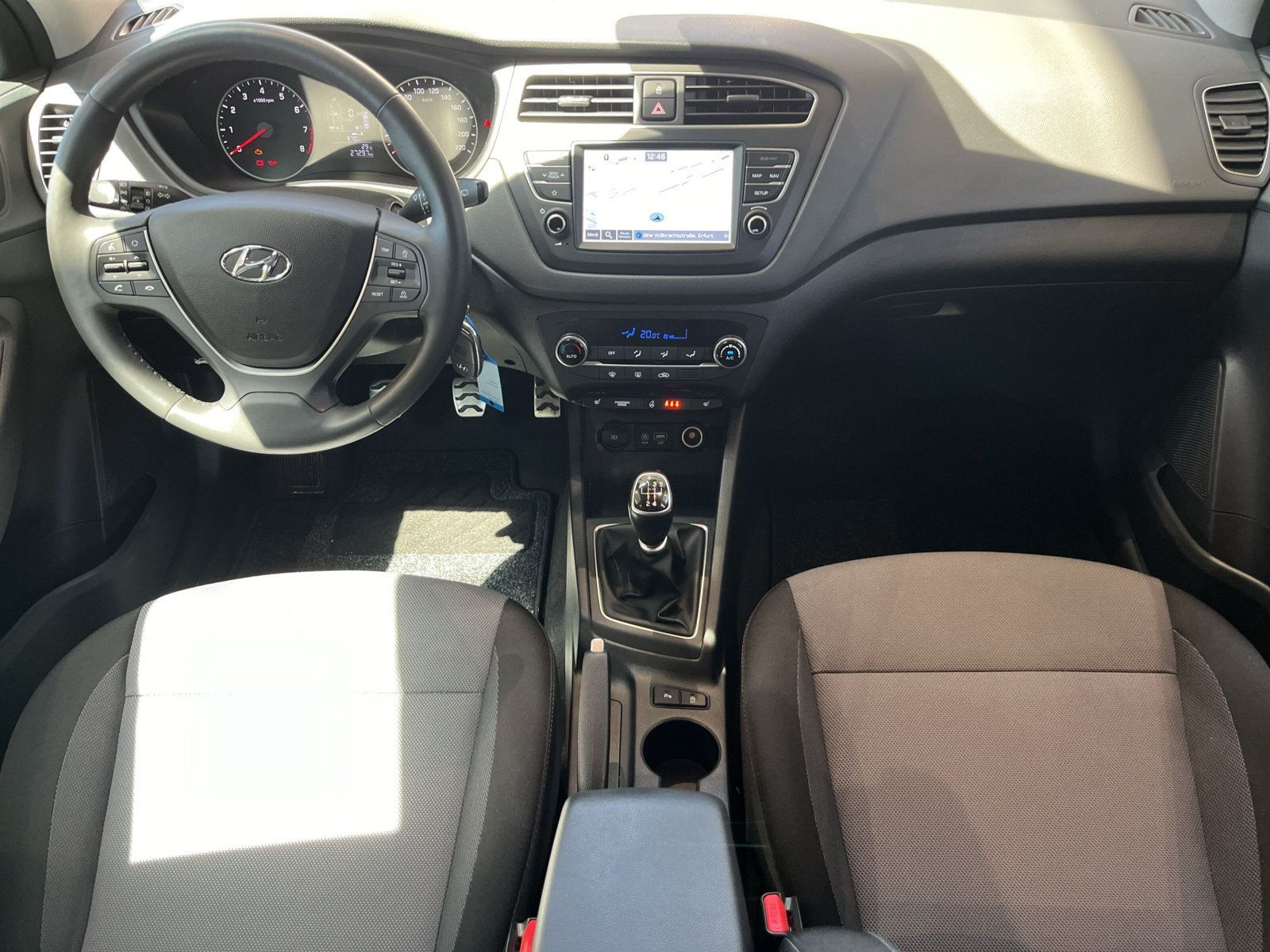 Hyundai - i20_8