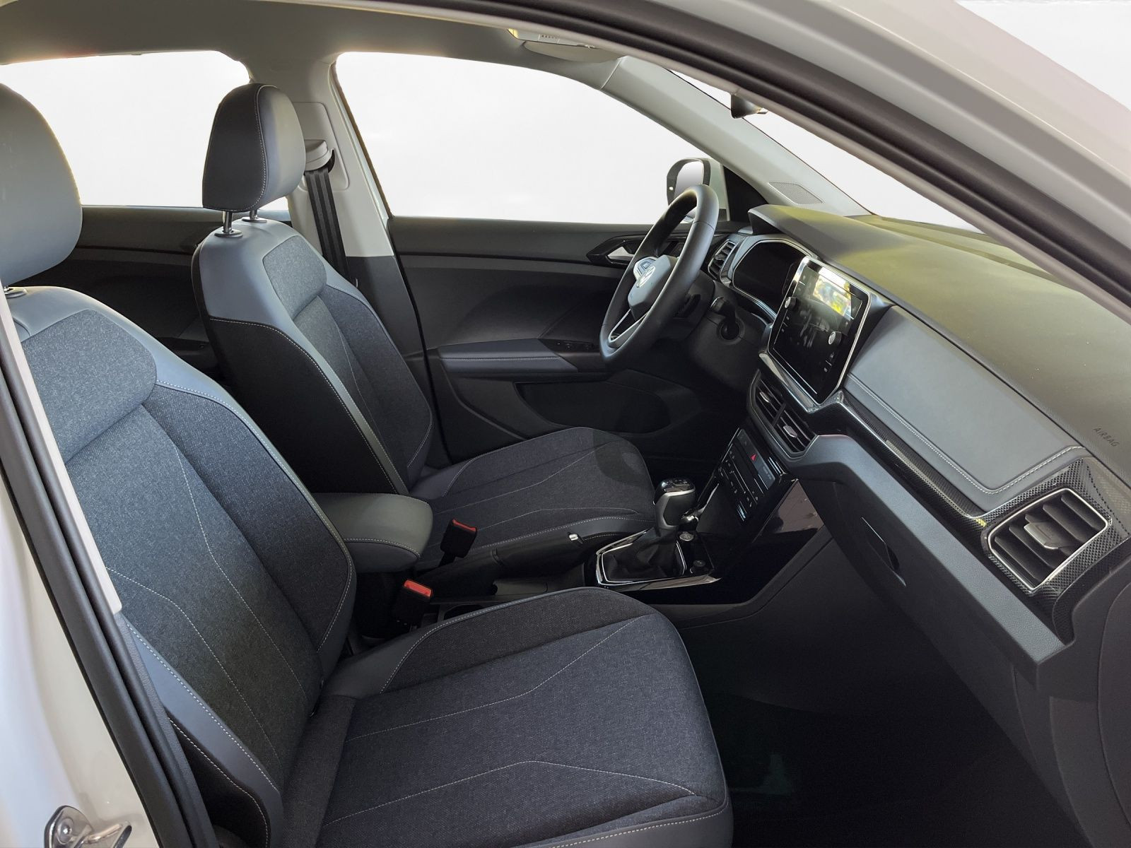 Volkswagen - T-Cross_12