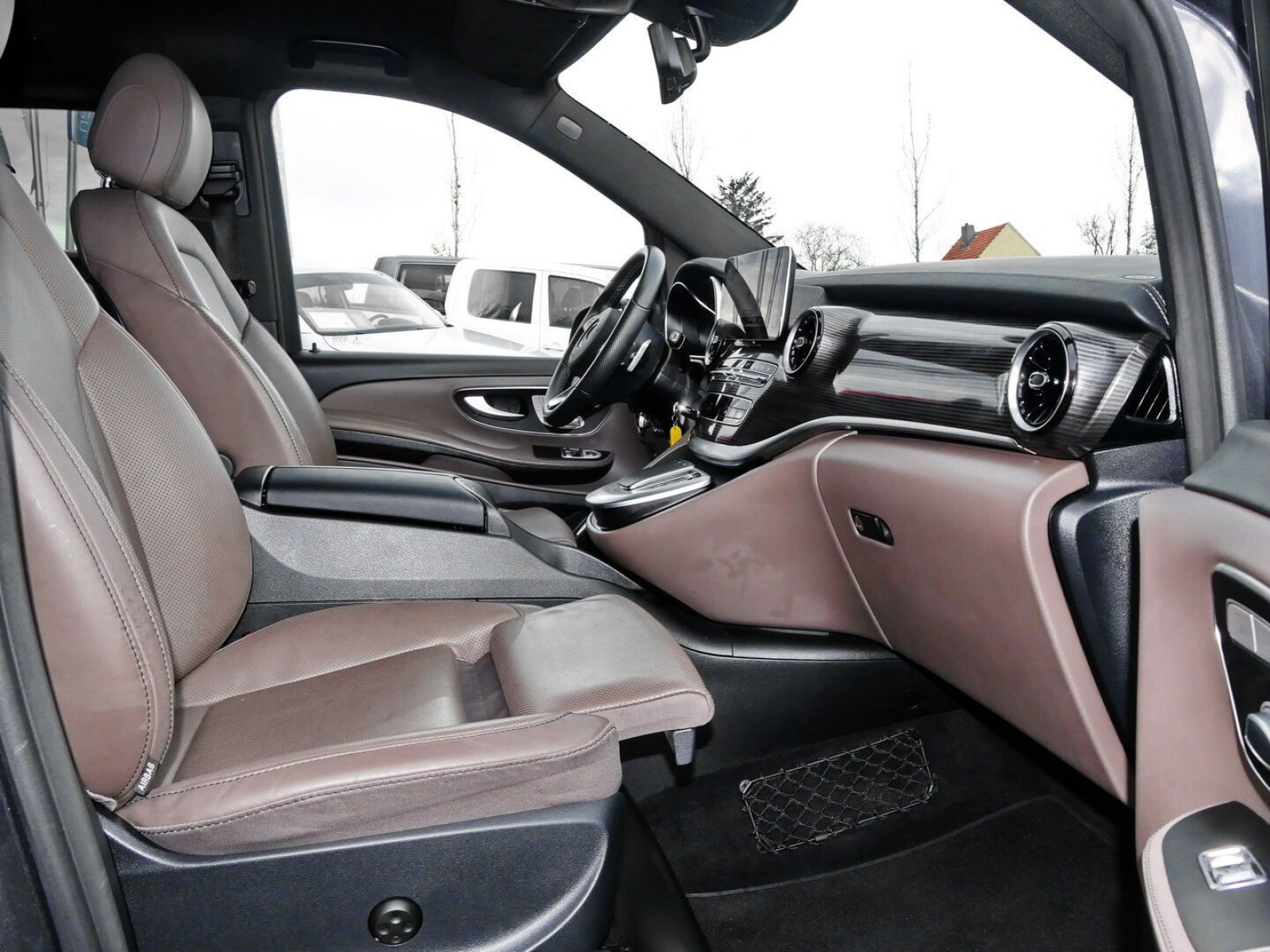 Mercedes-Benz - V 300_3