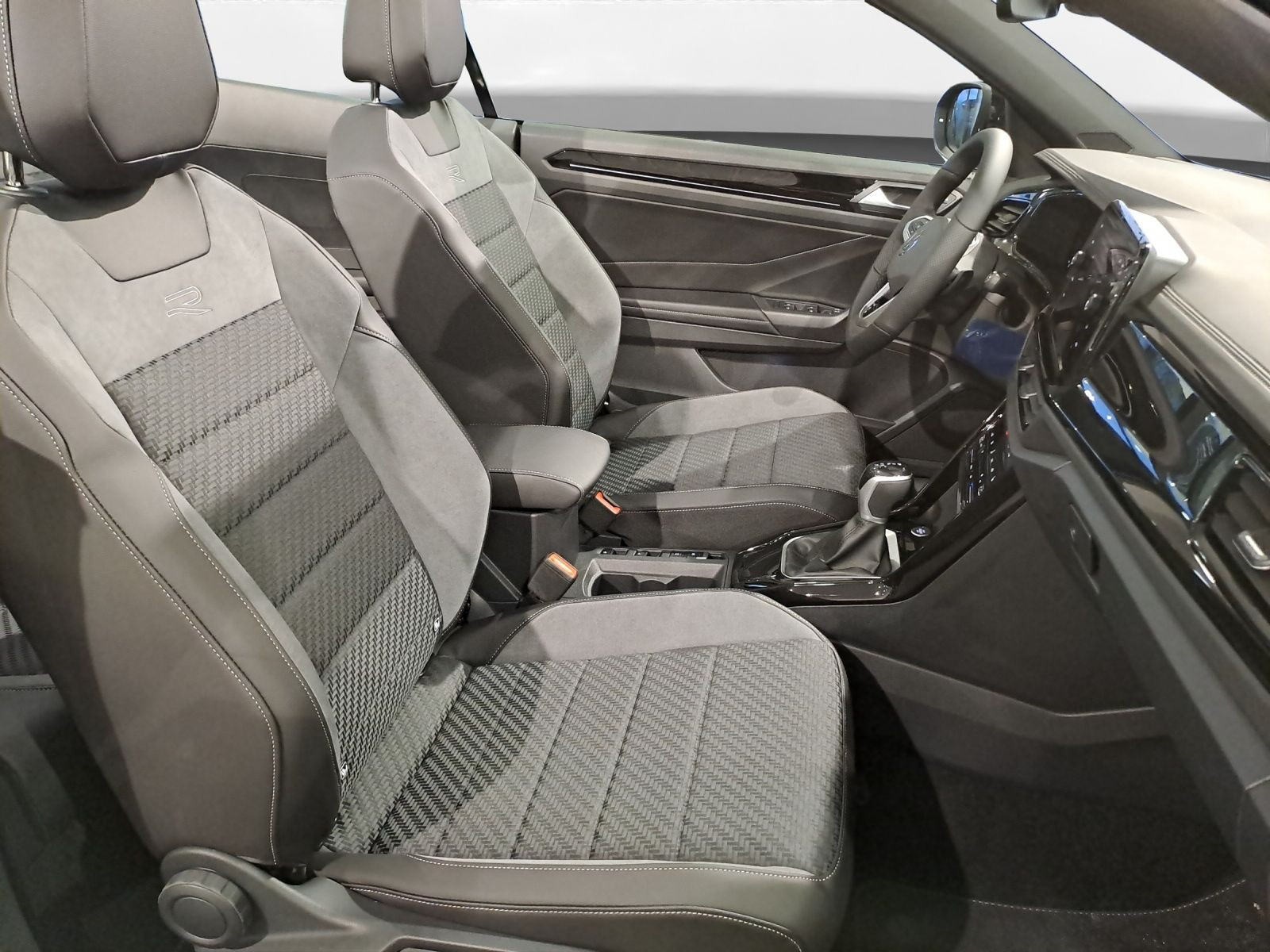 Volkswagen - T-Roc Cabriolet_11