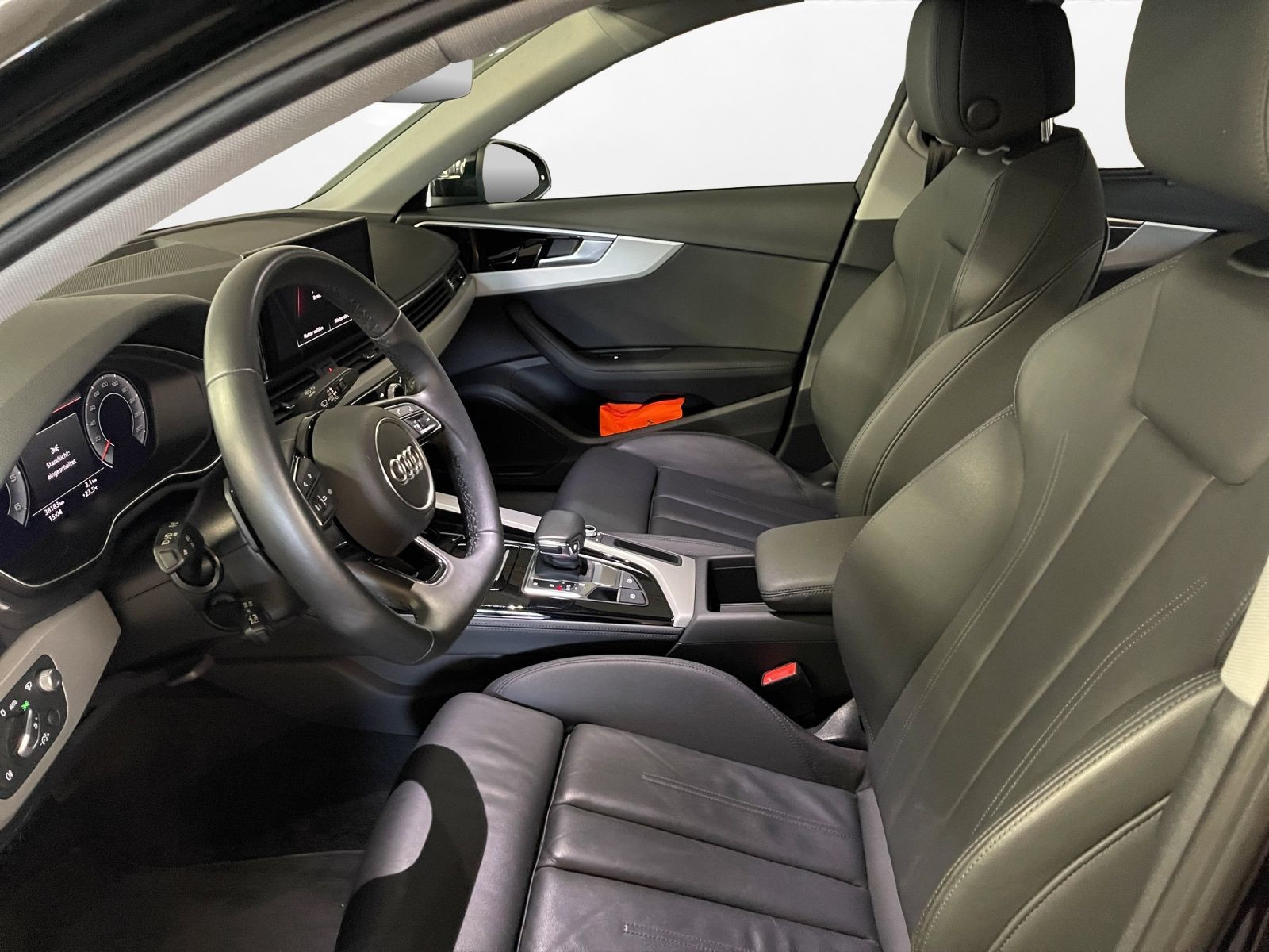 Audi - A4_17