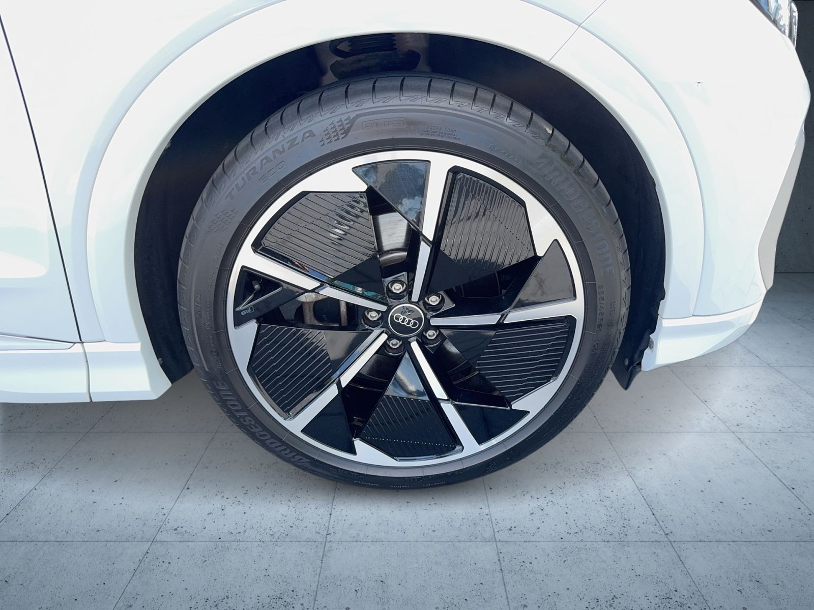 Audi - Q4 Sportback e-tron_9