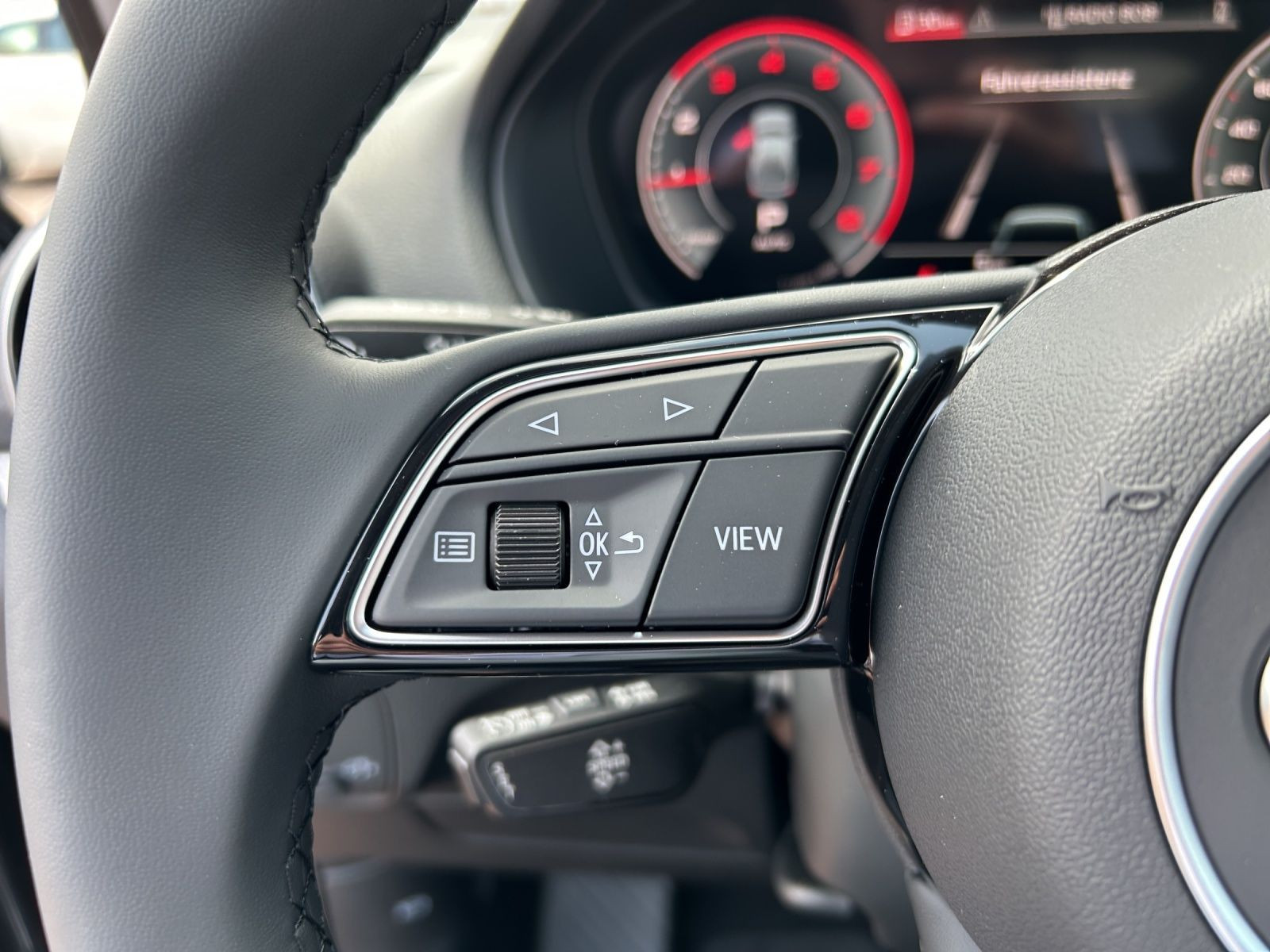 Audi - Q2_19