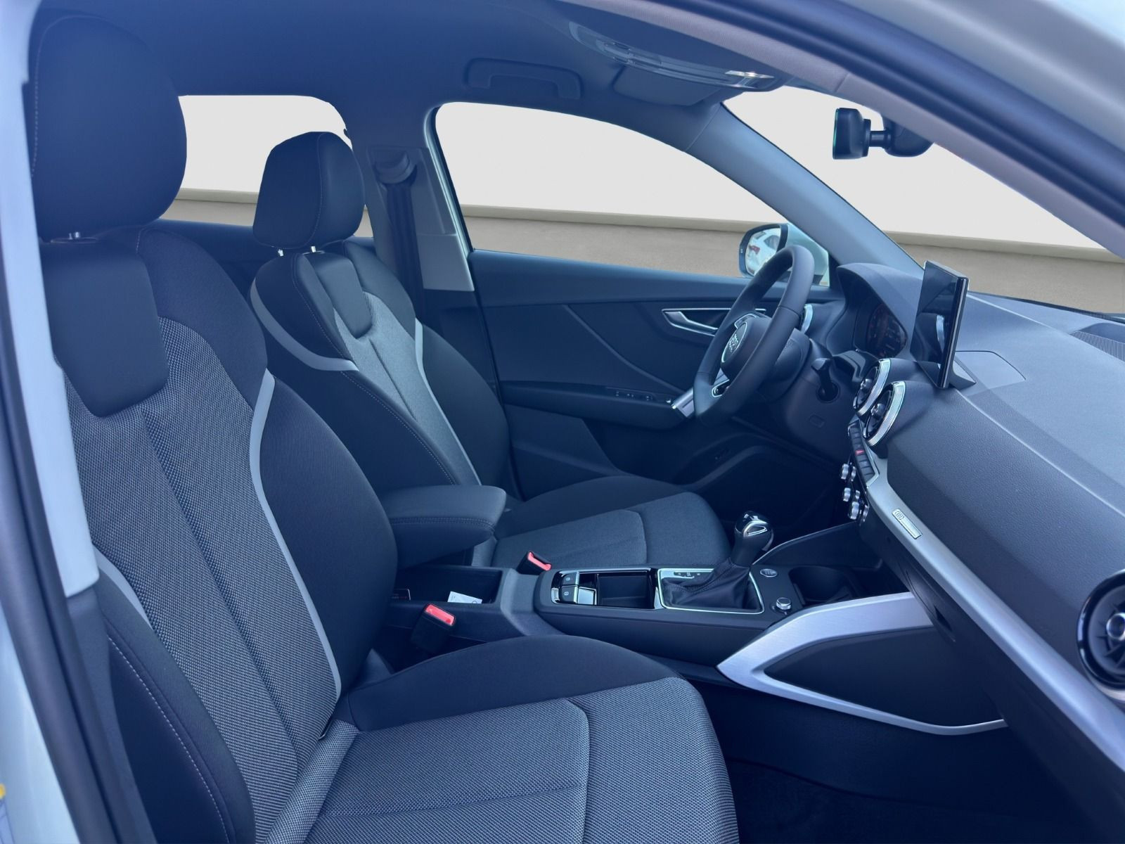 Audi - Q2_18