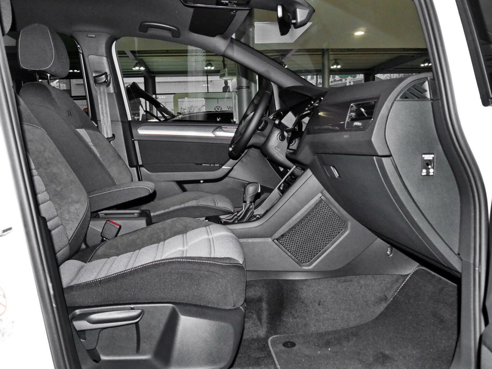 Volkswagen - Touran_5