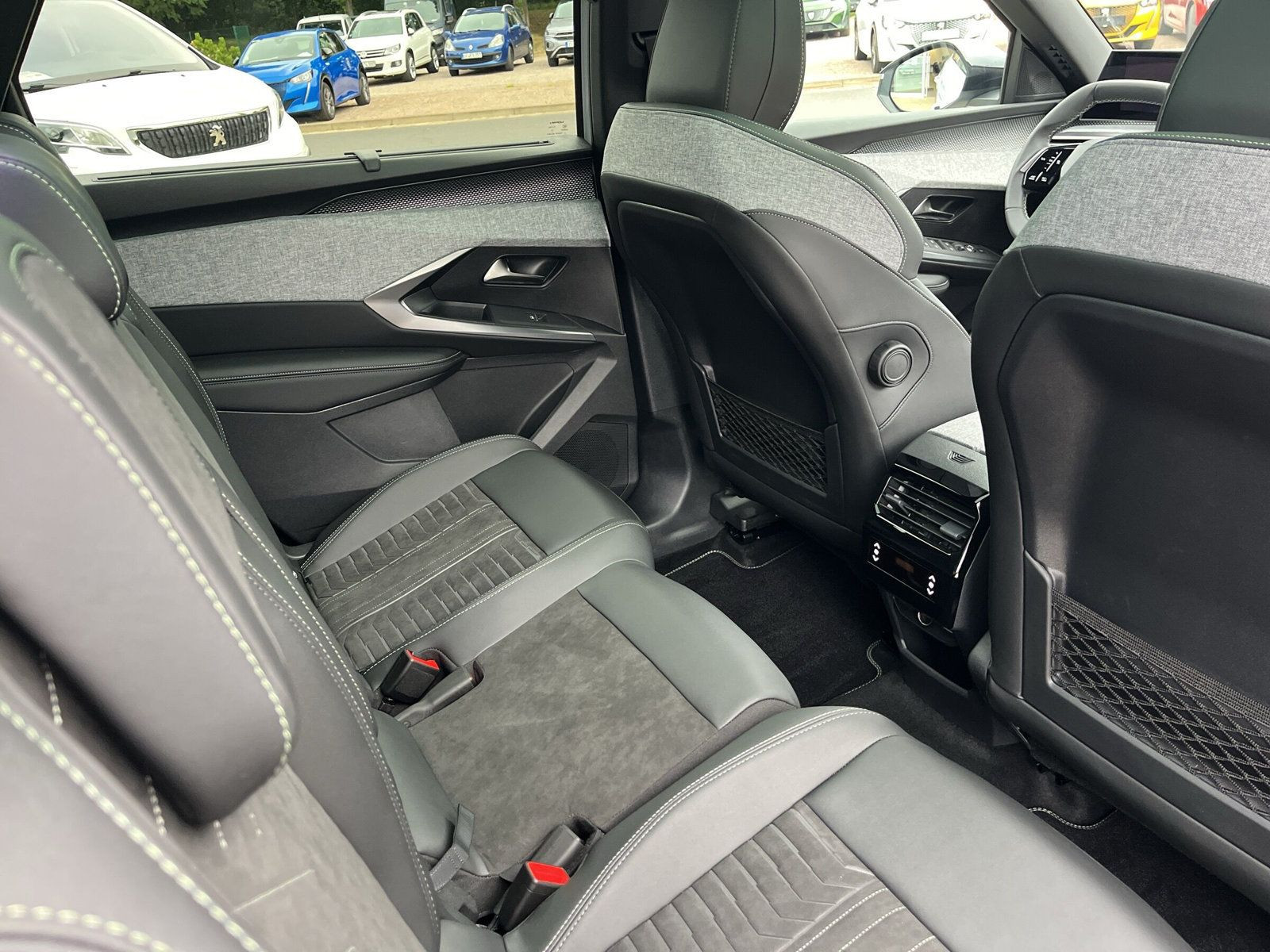 Peugeot - 5008_12