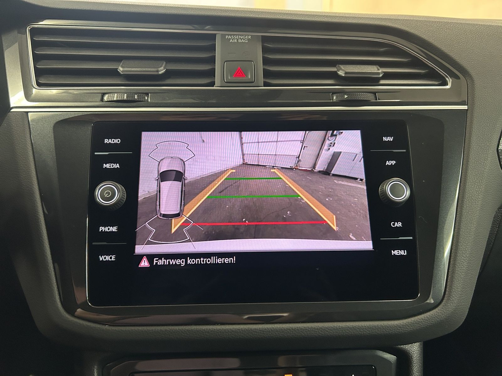 Volkswagen - Tiguan_24